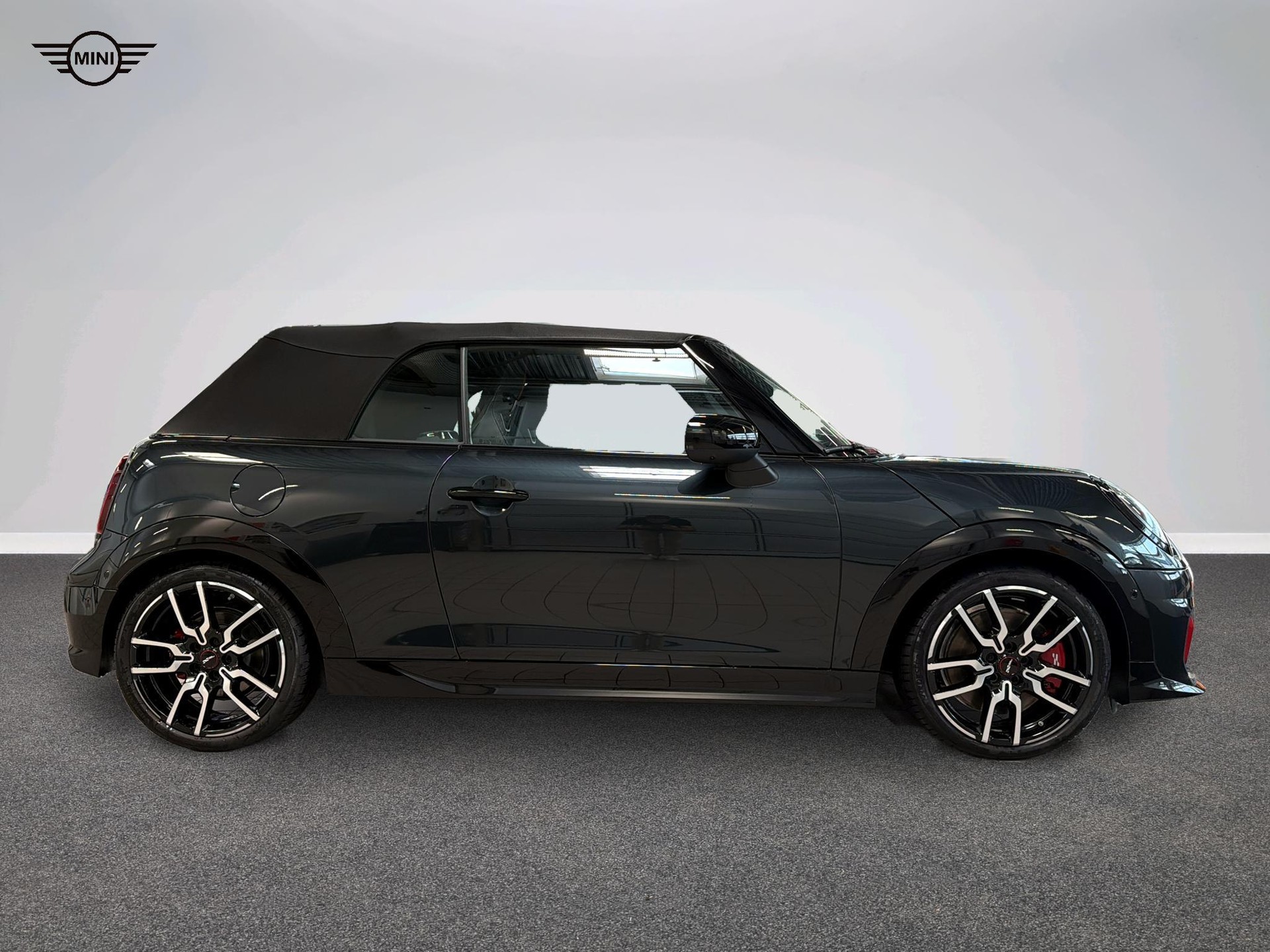 MINI John Cooper Works Cabrio-showroom-element-2