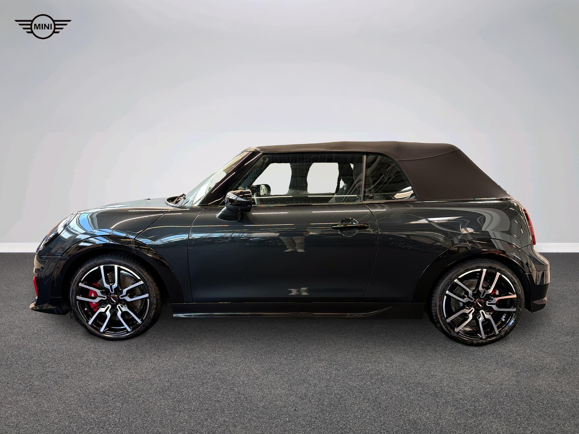 MINI John Cooper Works Cabrio-showroom-element-1