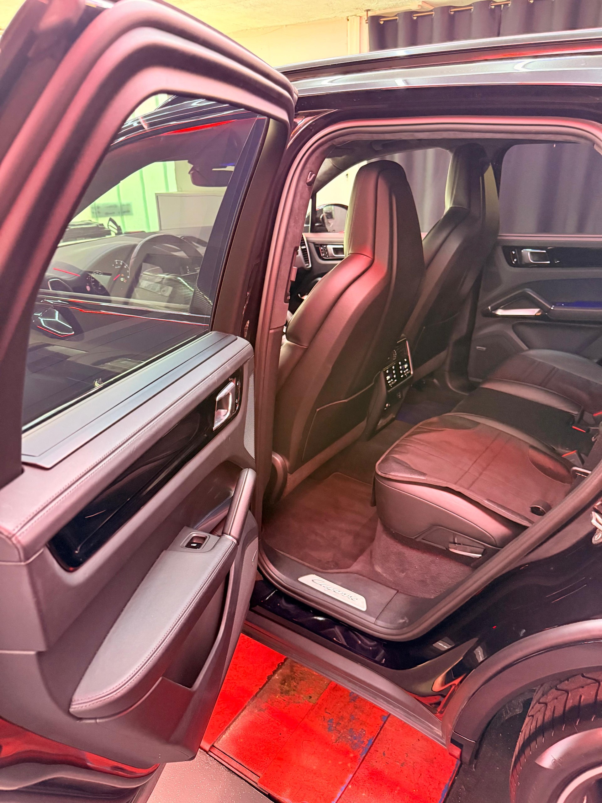 PORSCHE Cayenne Turbo-image-6