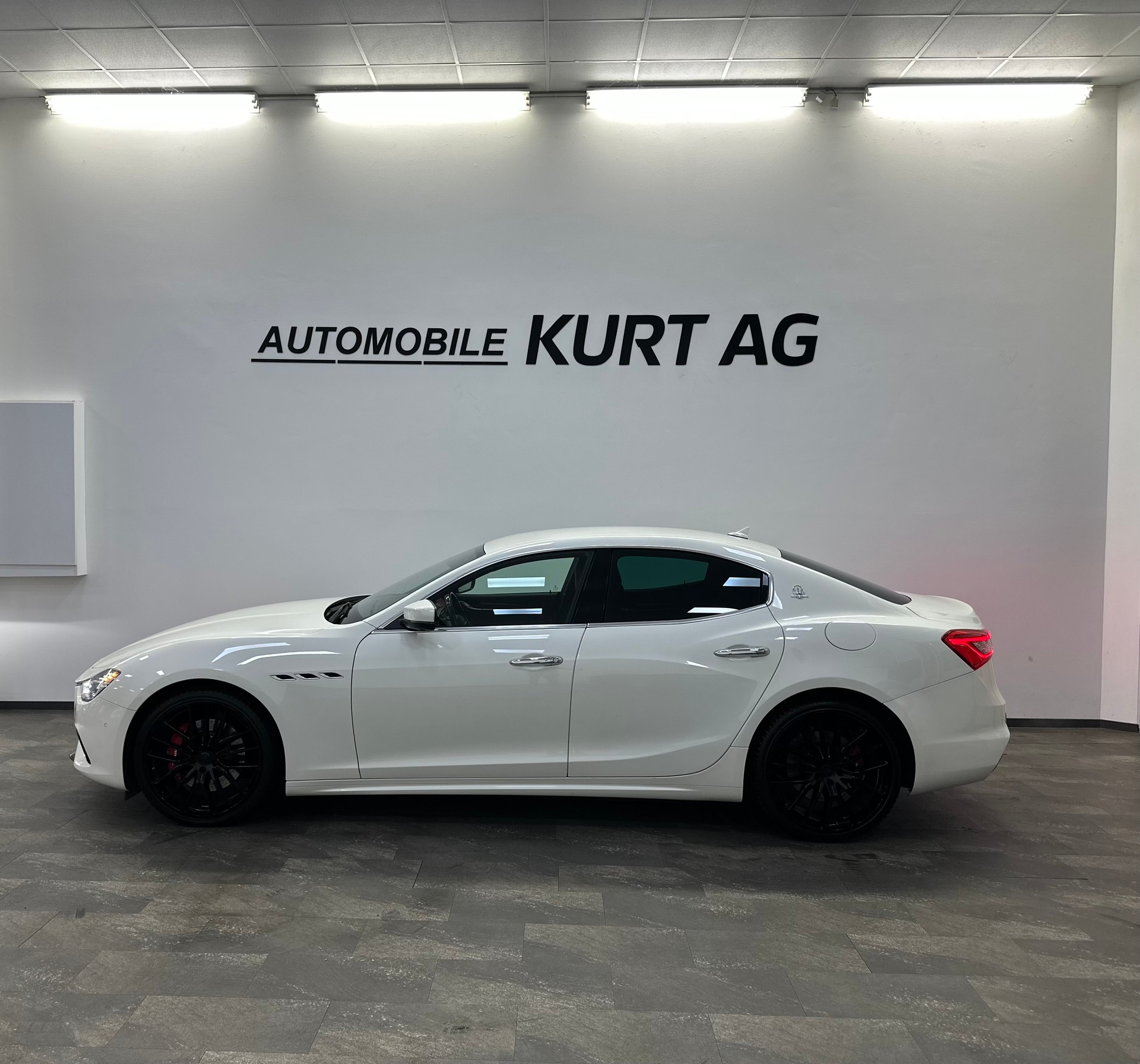 MASERATI Ghibli S Q4 3.0 V6 Automatica-showroom-element-2