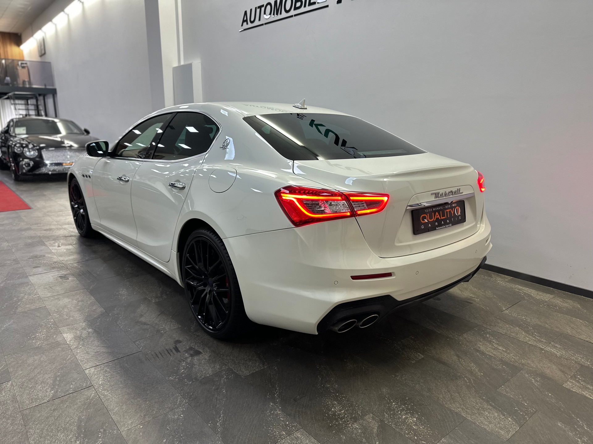 MASERATI Ghibli S Q4 3.0 V6 Automatica-showroom-element-3