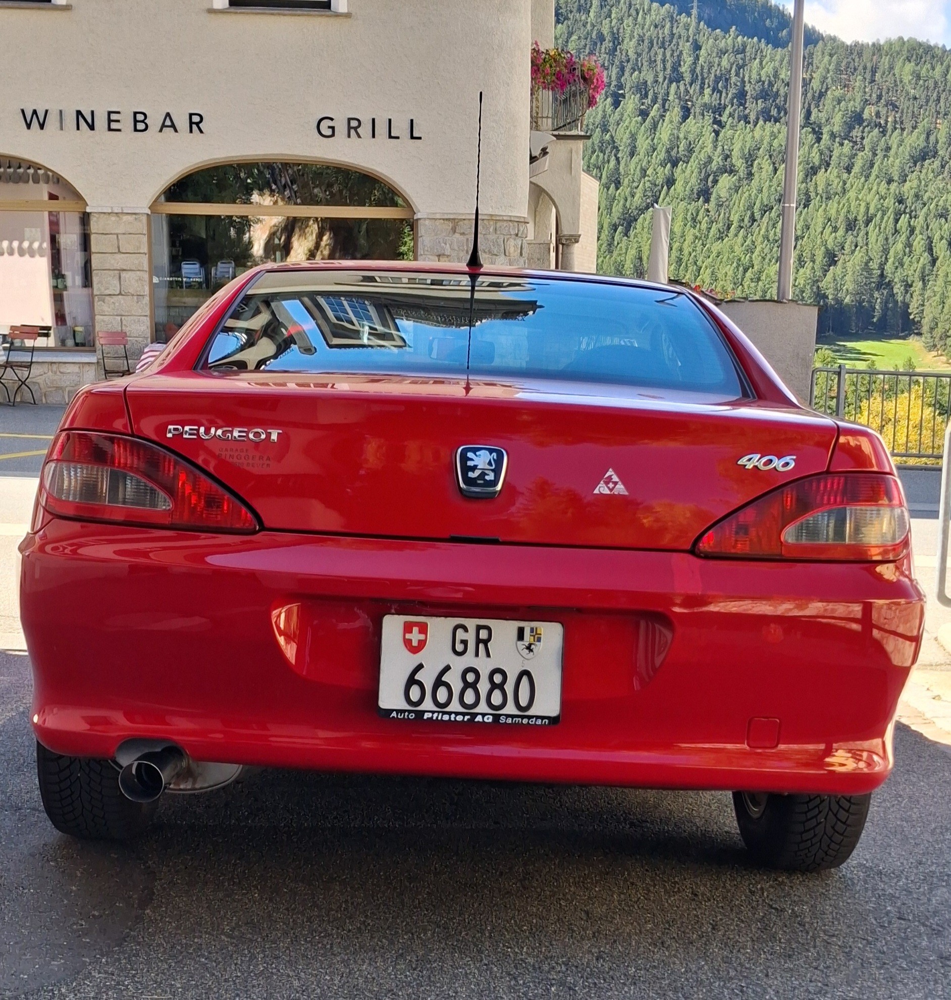 PEUGEOT 406 Coupé V16 Pinafarina Edition-image-4