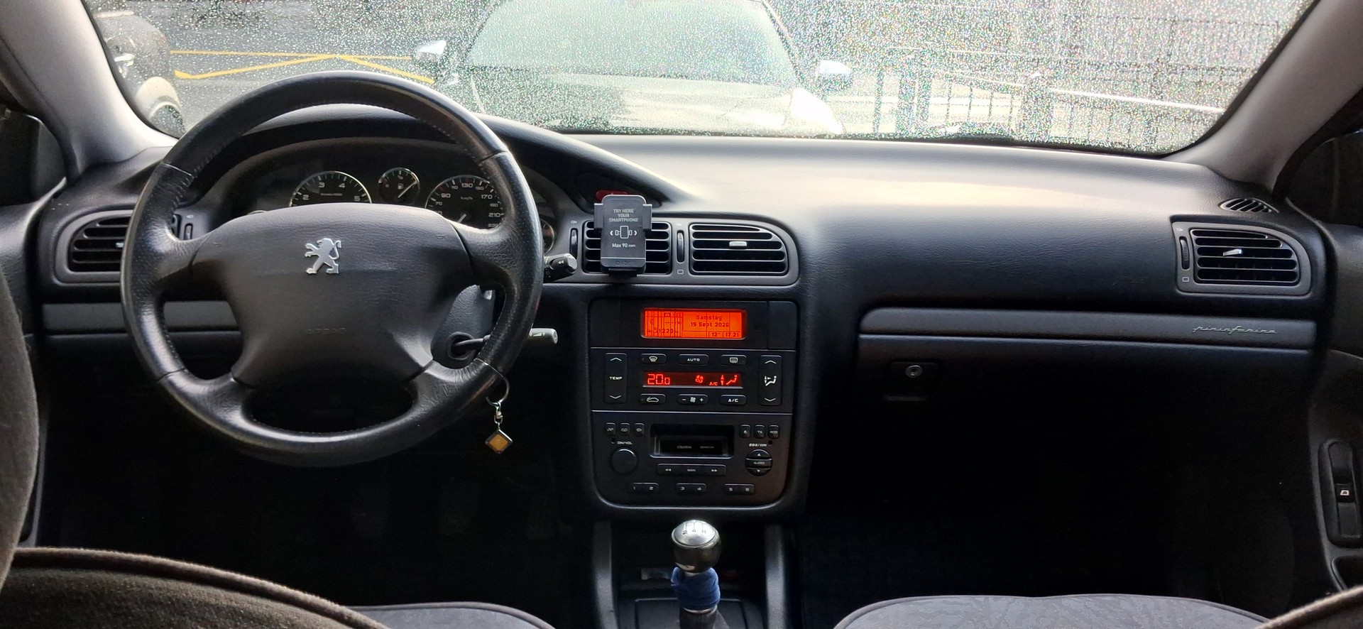 PEUGEOT 406 Coupé V16 Pinafarina Edition-image-5