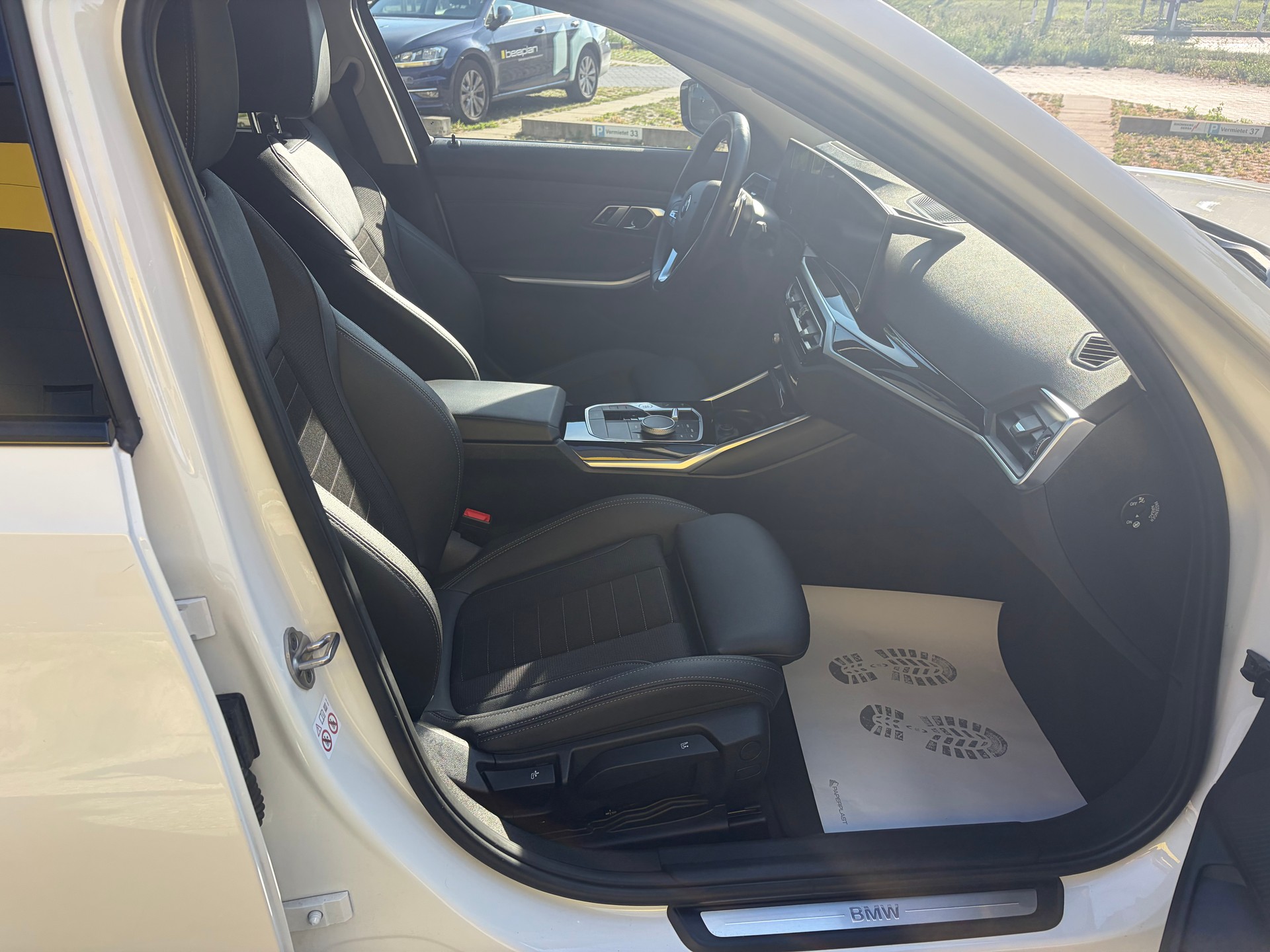 BMW 320d xDrive 48V Touring Steptronic-image-11