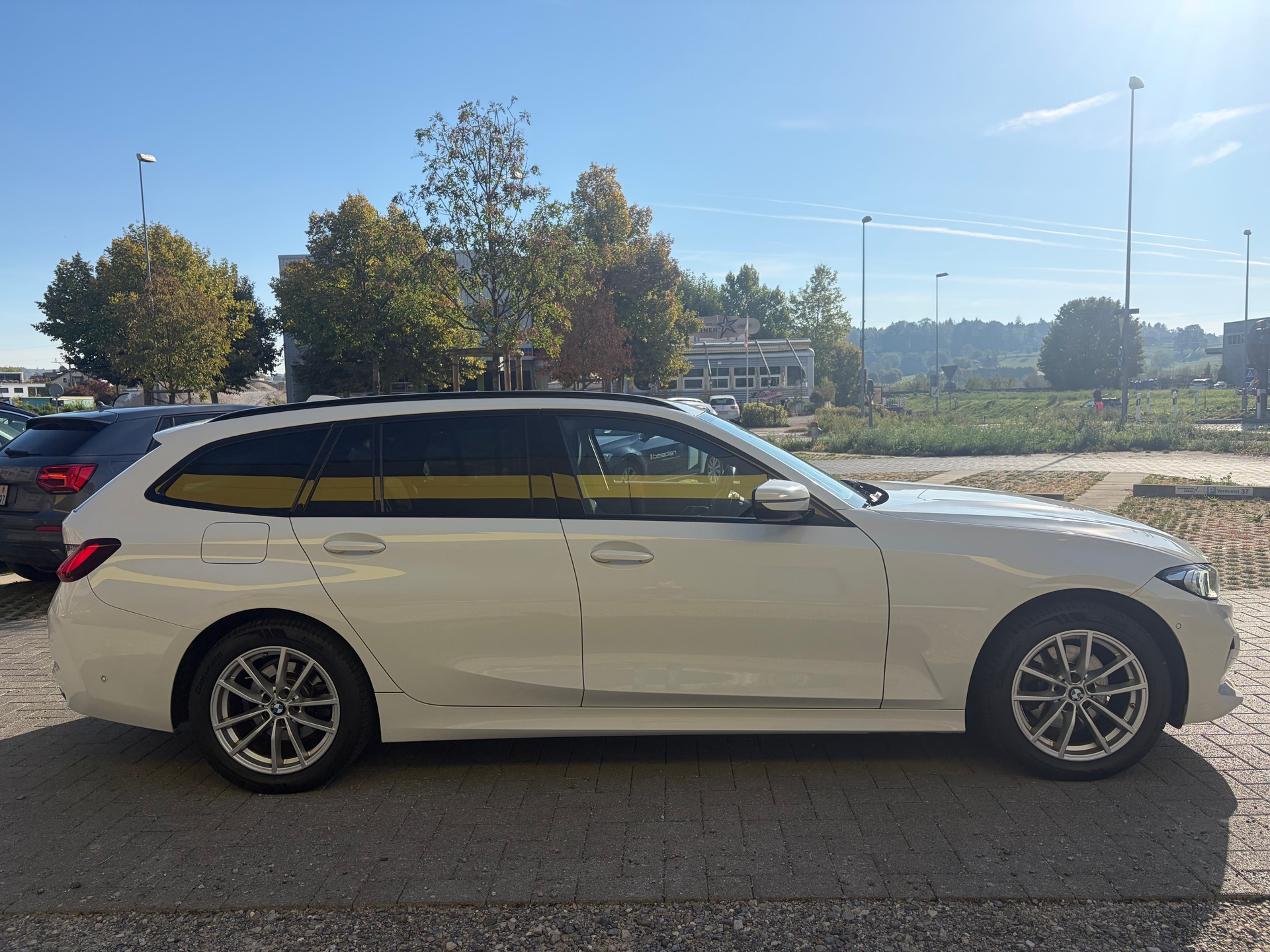 BMW 320d xDrive 48V Touring Steptronic-image-3