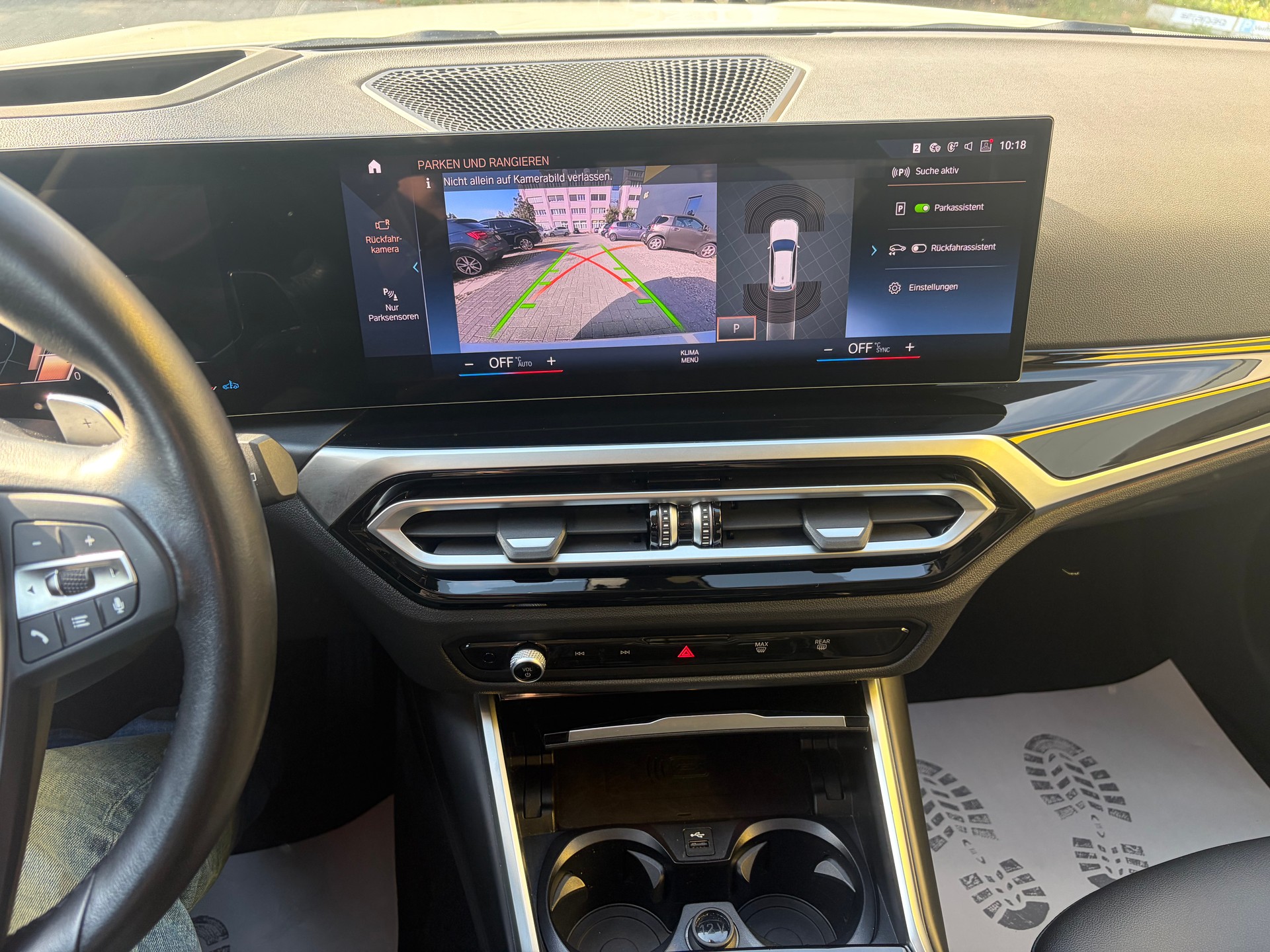 BMW 320d xDrive 48V Touring Steptronic-image-13