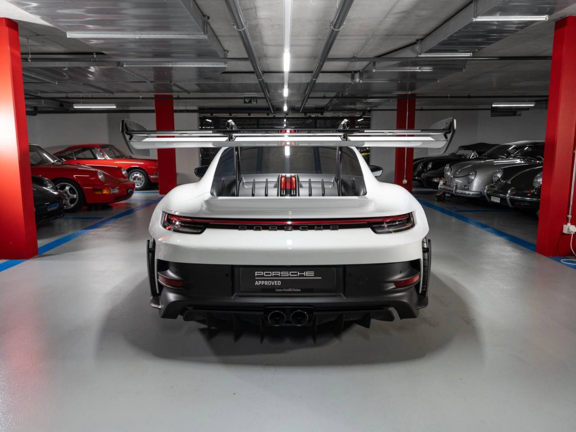 PORSCHE 911 GT3 RS-image-7