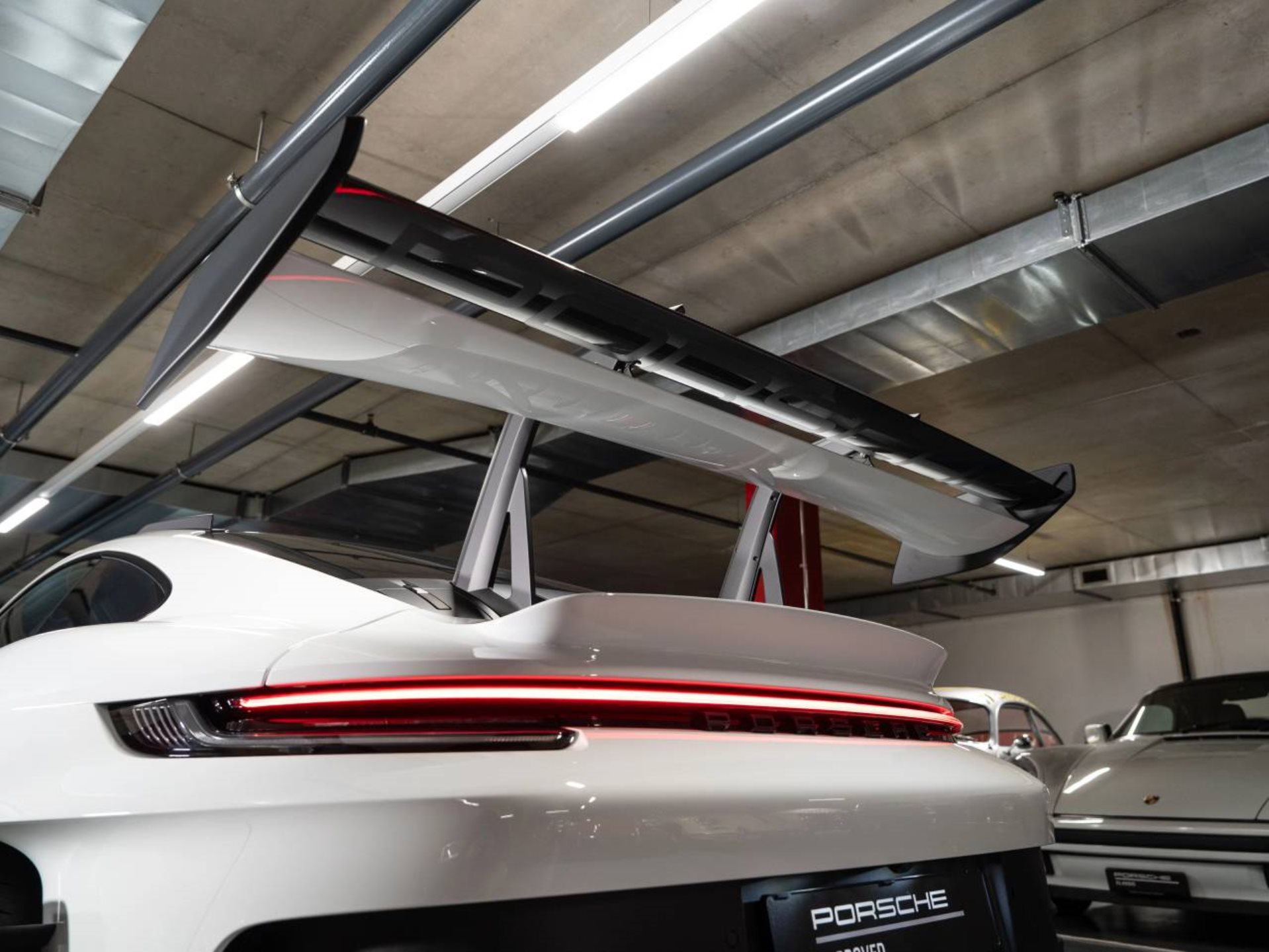PORSCHE 911 GT3 RS-image-30