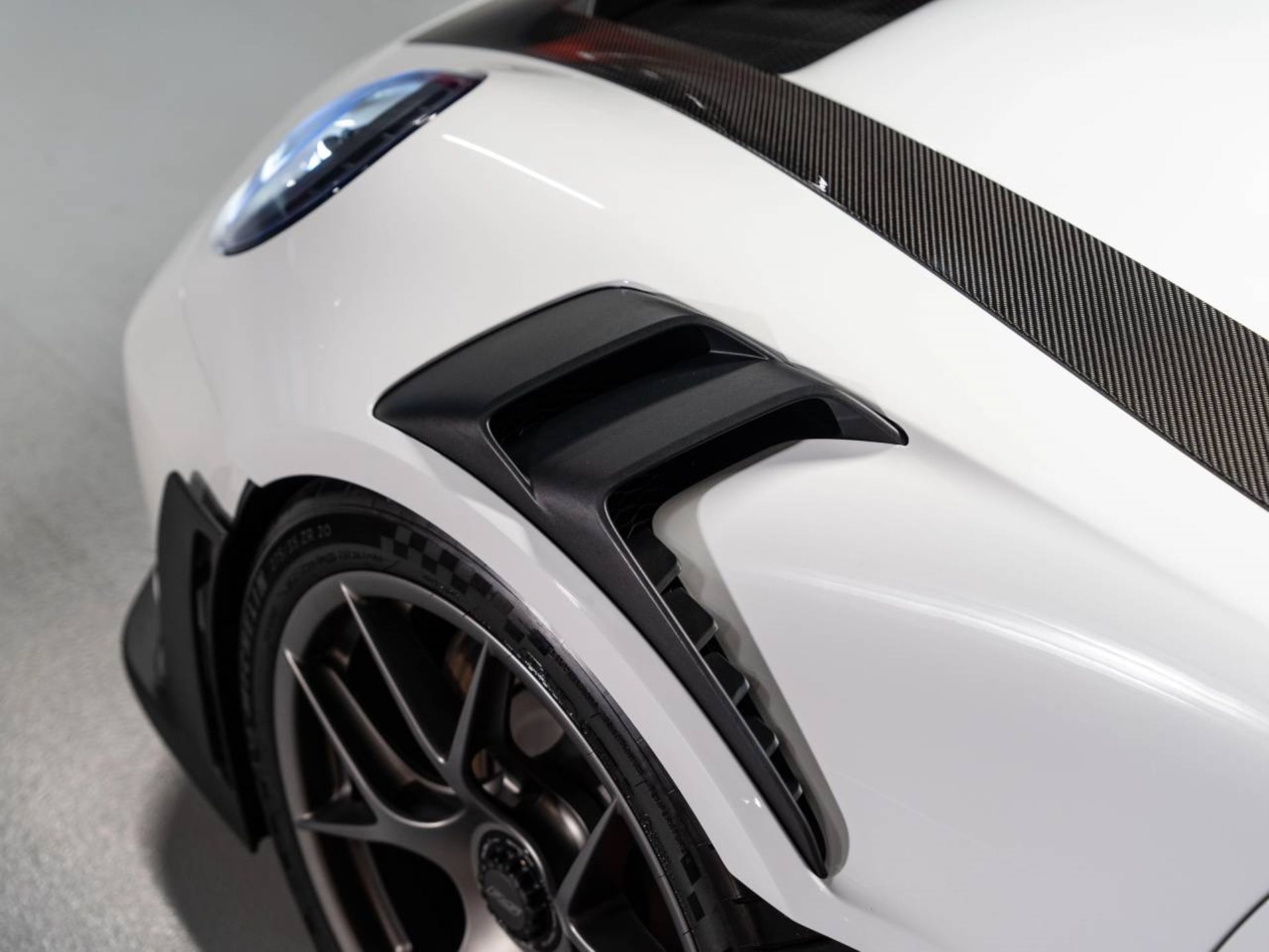PORSCHE 911 GT3 RS-image-28