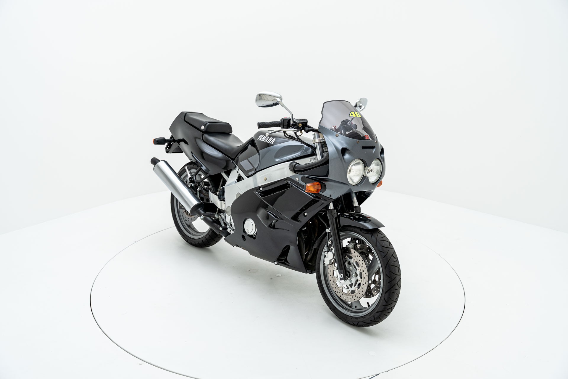 YAMAHA FZR 600-image-1
