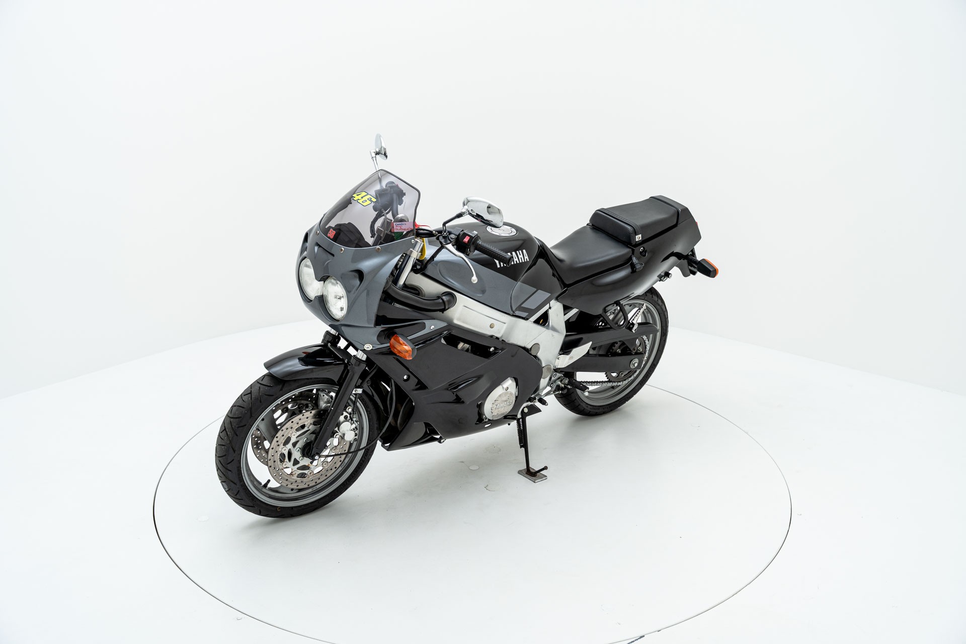 YAMAHA FZR 600-image-2