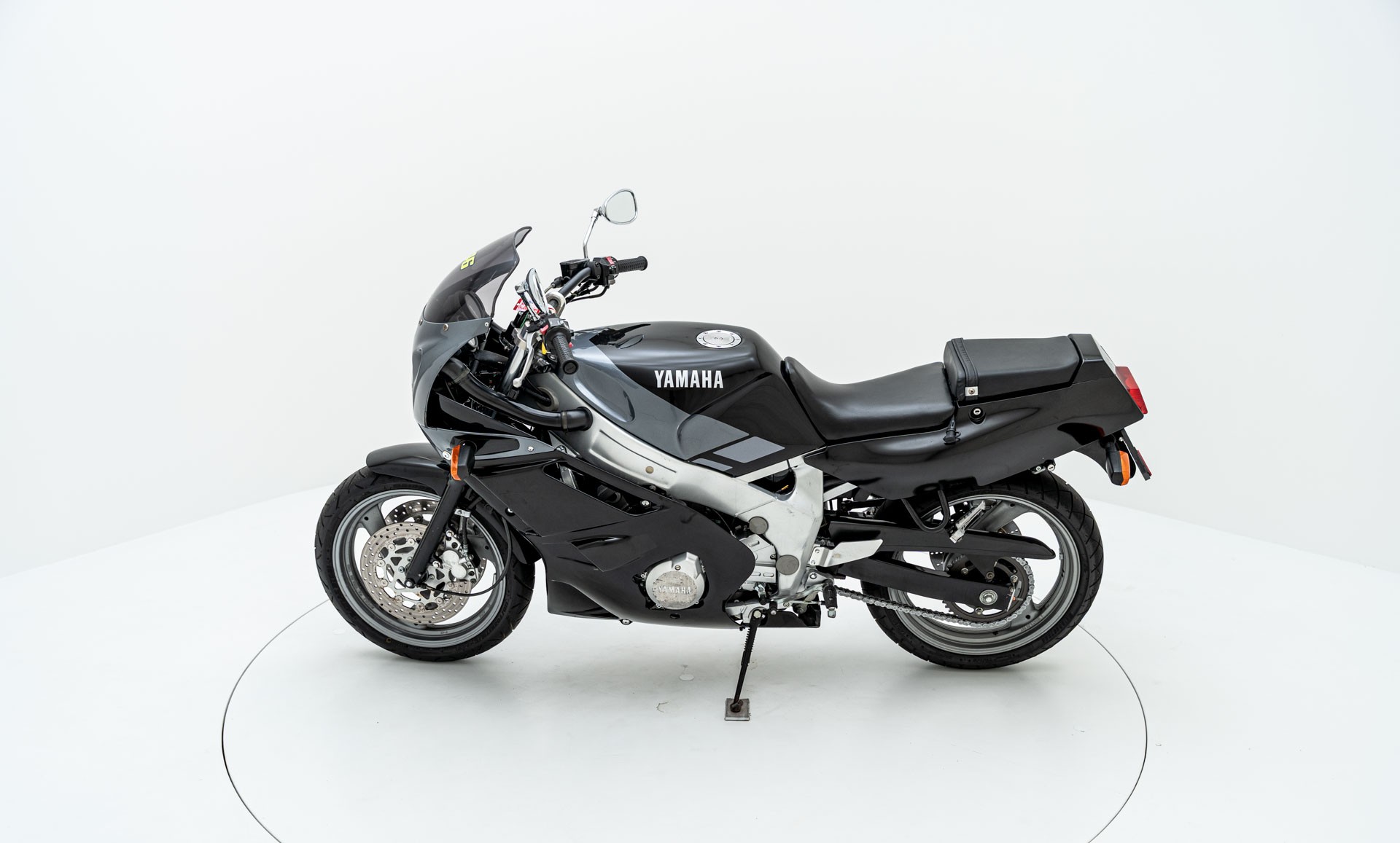 YAMAHA FZR 600-image-5