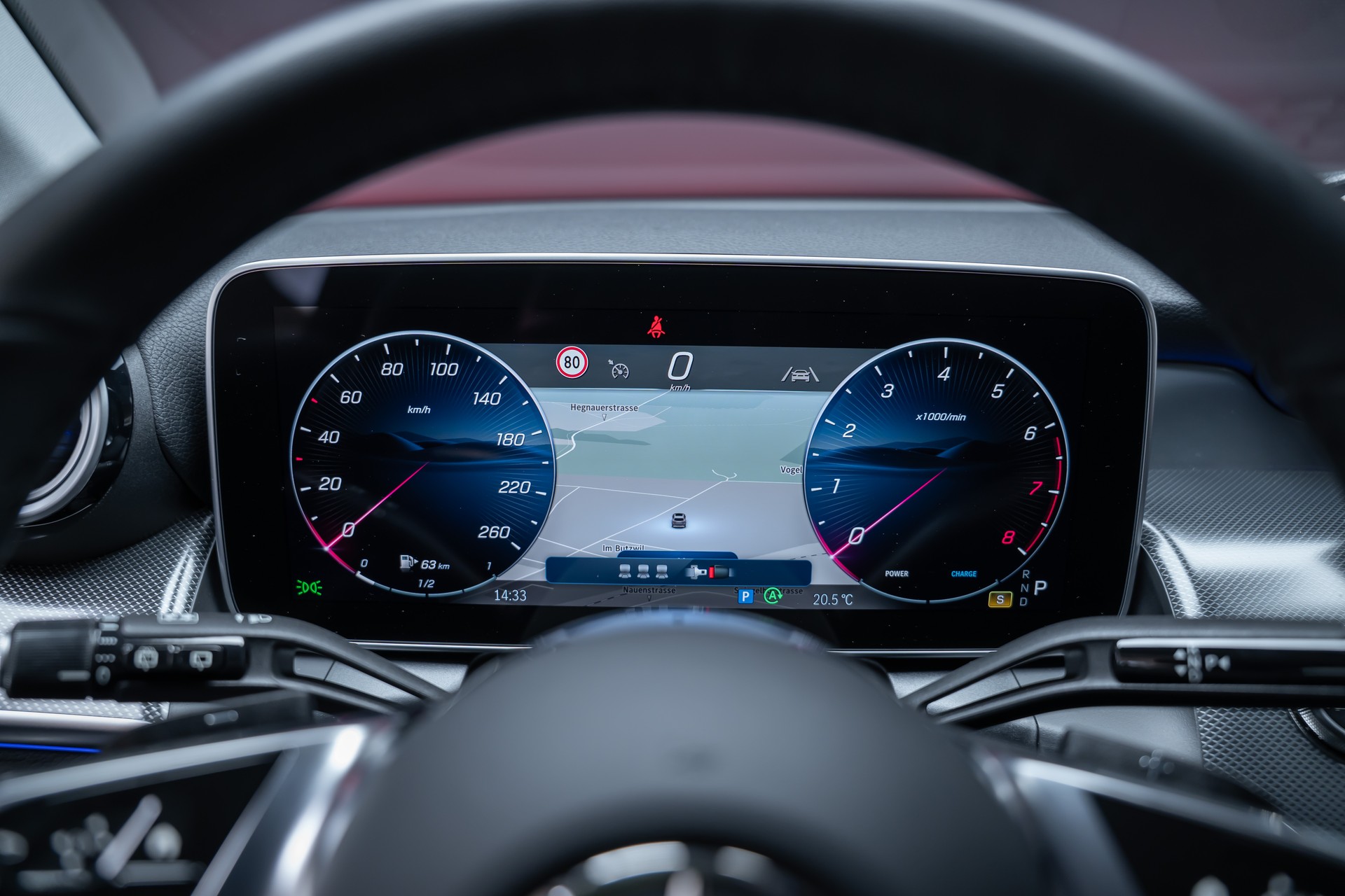 MERCEDES-BENZ GLC 200 Avantgarde 4matic / Rückfahrkamera / el.Sitze / Ambientebeleuchtung-image-24