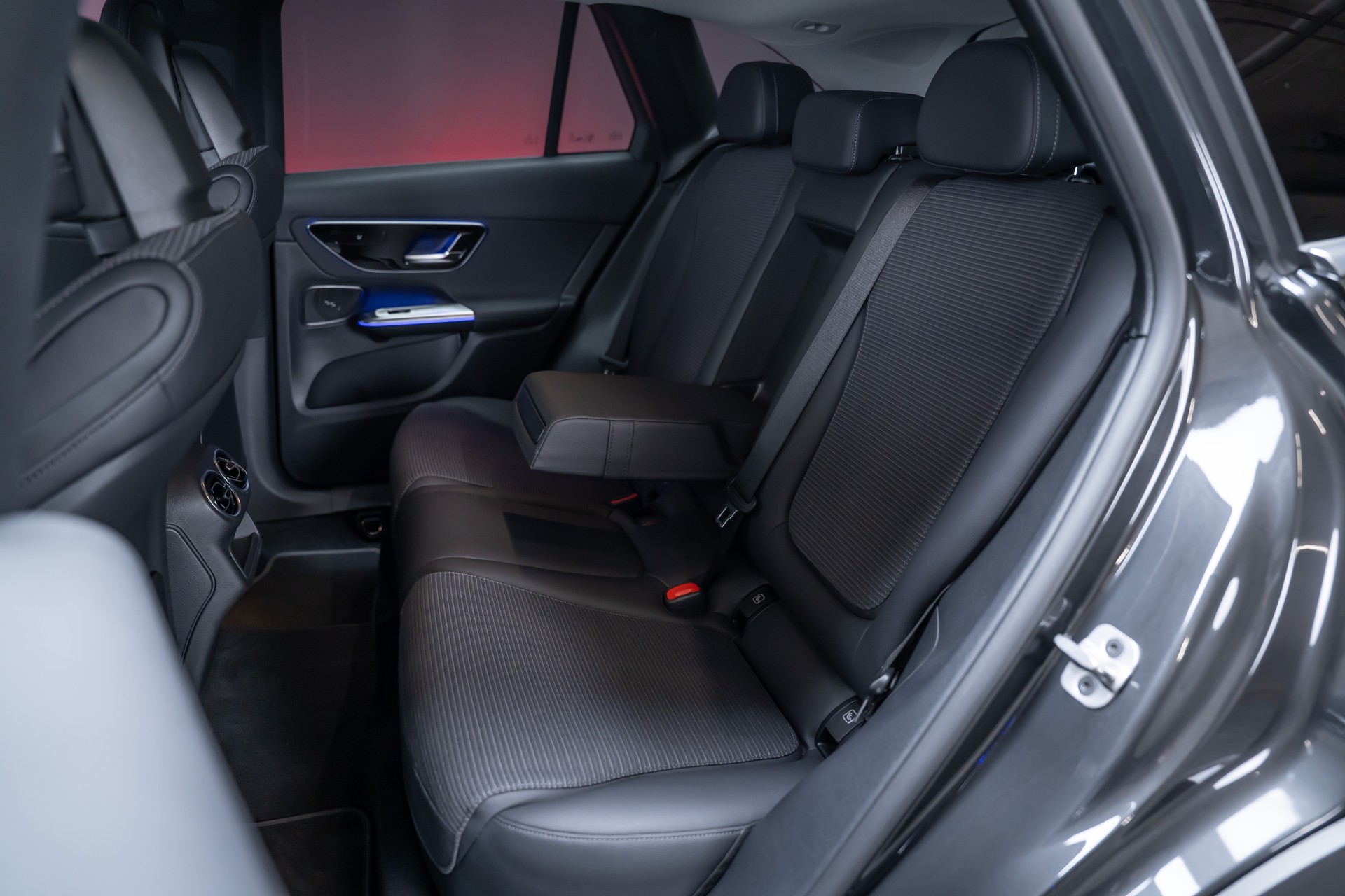 MERCEDES-BENZ GLC 200 Avantgarde 4matic / Rückfahrkamera / el.Sitze / Ambientebeleuchtung-image-17