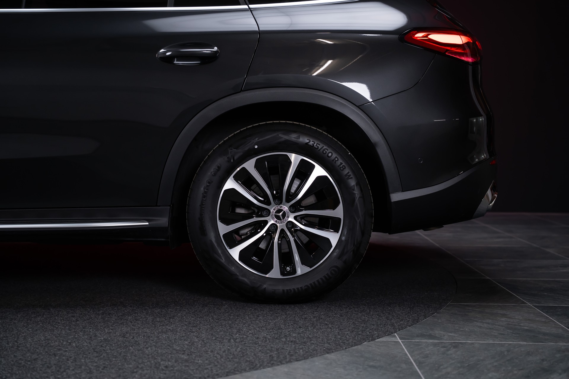 MERCEDES-BENZ GLC 200 Avantgarde 4matic / Rückfahrkamera / el.Sitze / Ambientebeleuchtung-image-34
