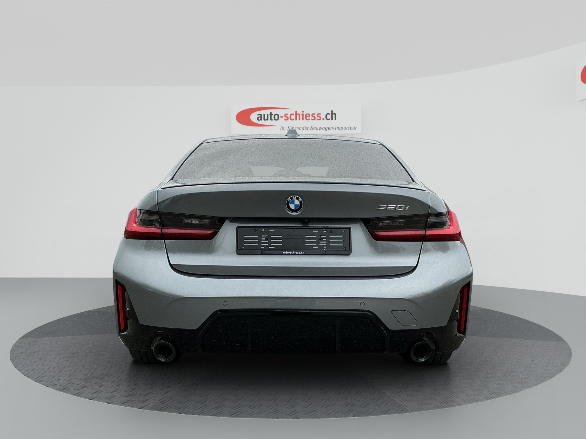 BMW 320 i Limousine M Sport Shadow Line-showroom-element-3