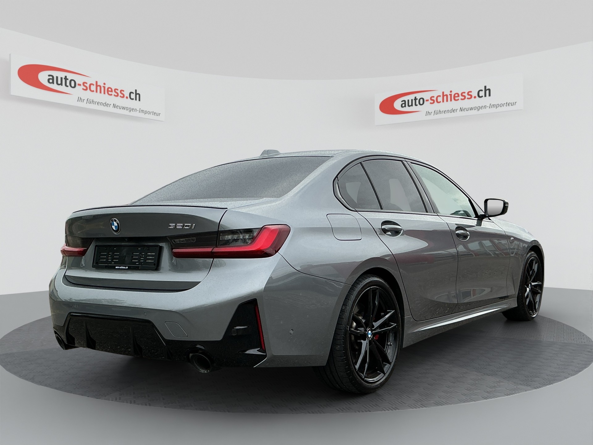 BMW 320 i Limousine M Sport Shadow Line-image-4