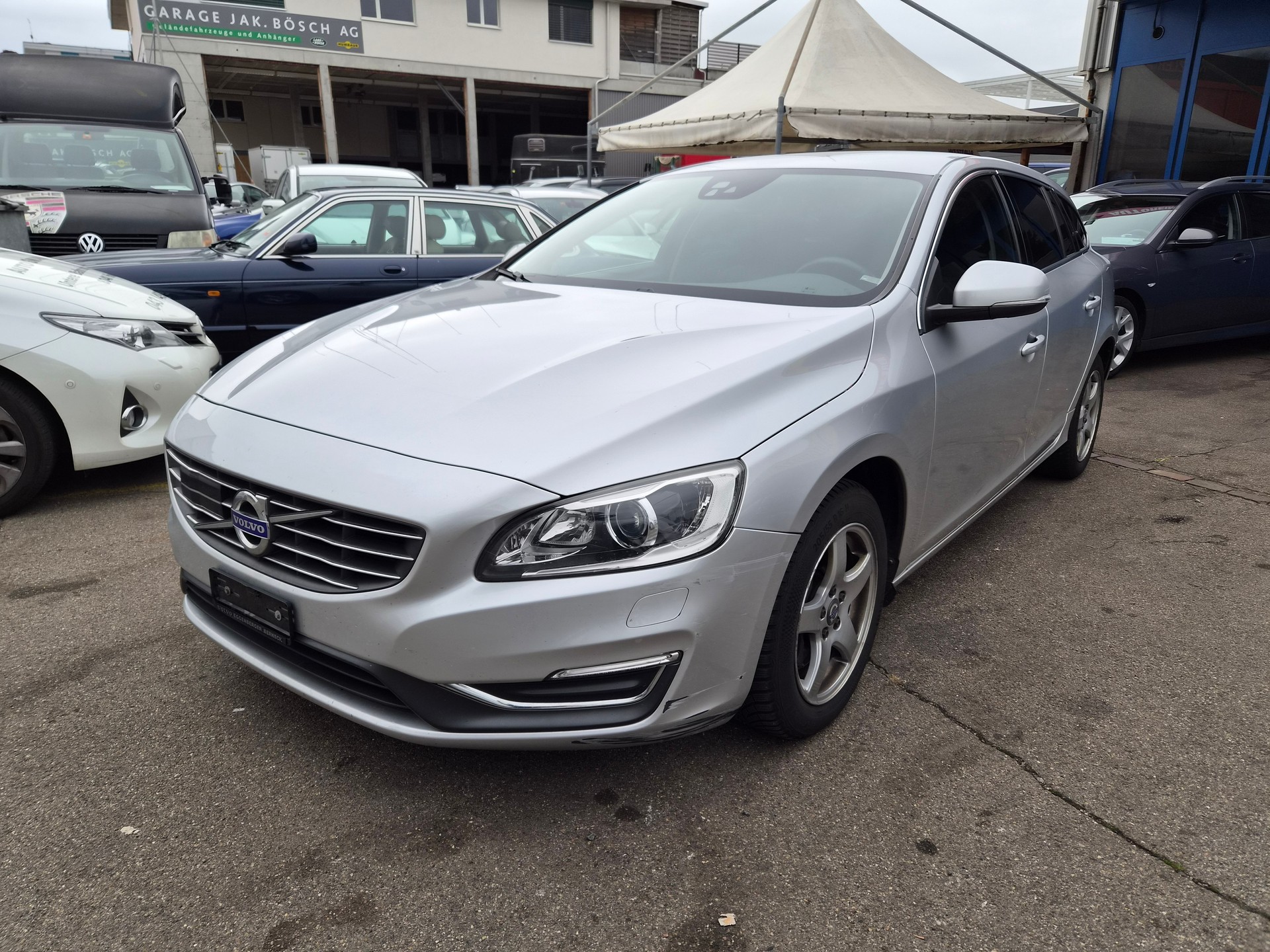 VOLVO V60 D5 AWD Momentum Geartronic-showroom-element-2