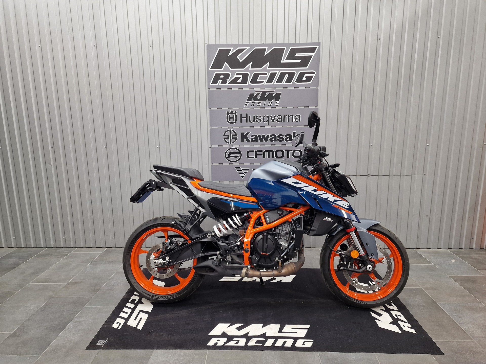 KTM 390 Duke-image-0