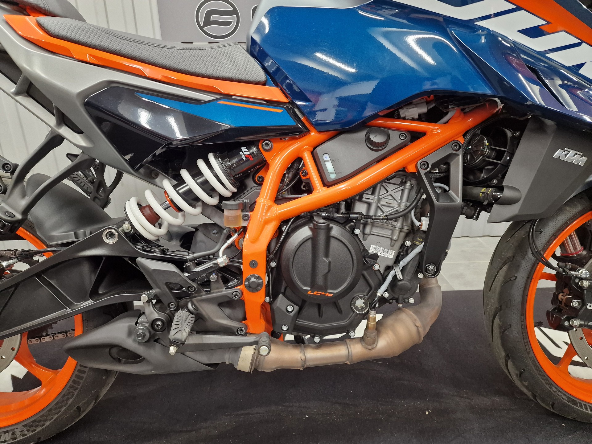 KTM 390 Duke-image-4