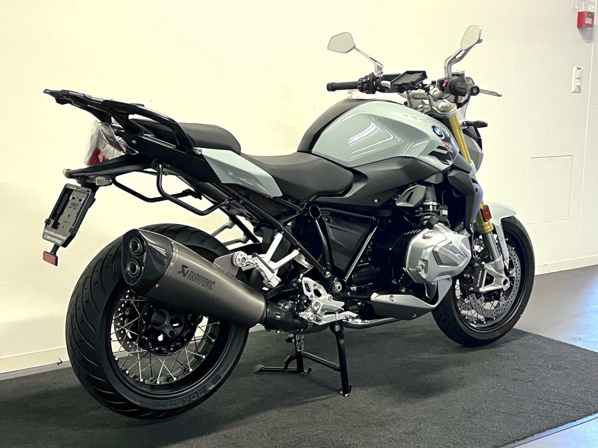 BMW R 1250 R Option 719 Frästeile, AKRAPOVIC und Option 719 Räd-showroom-element-2