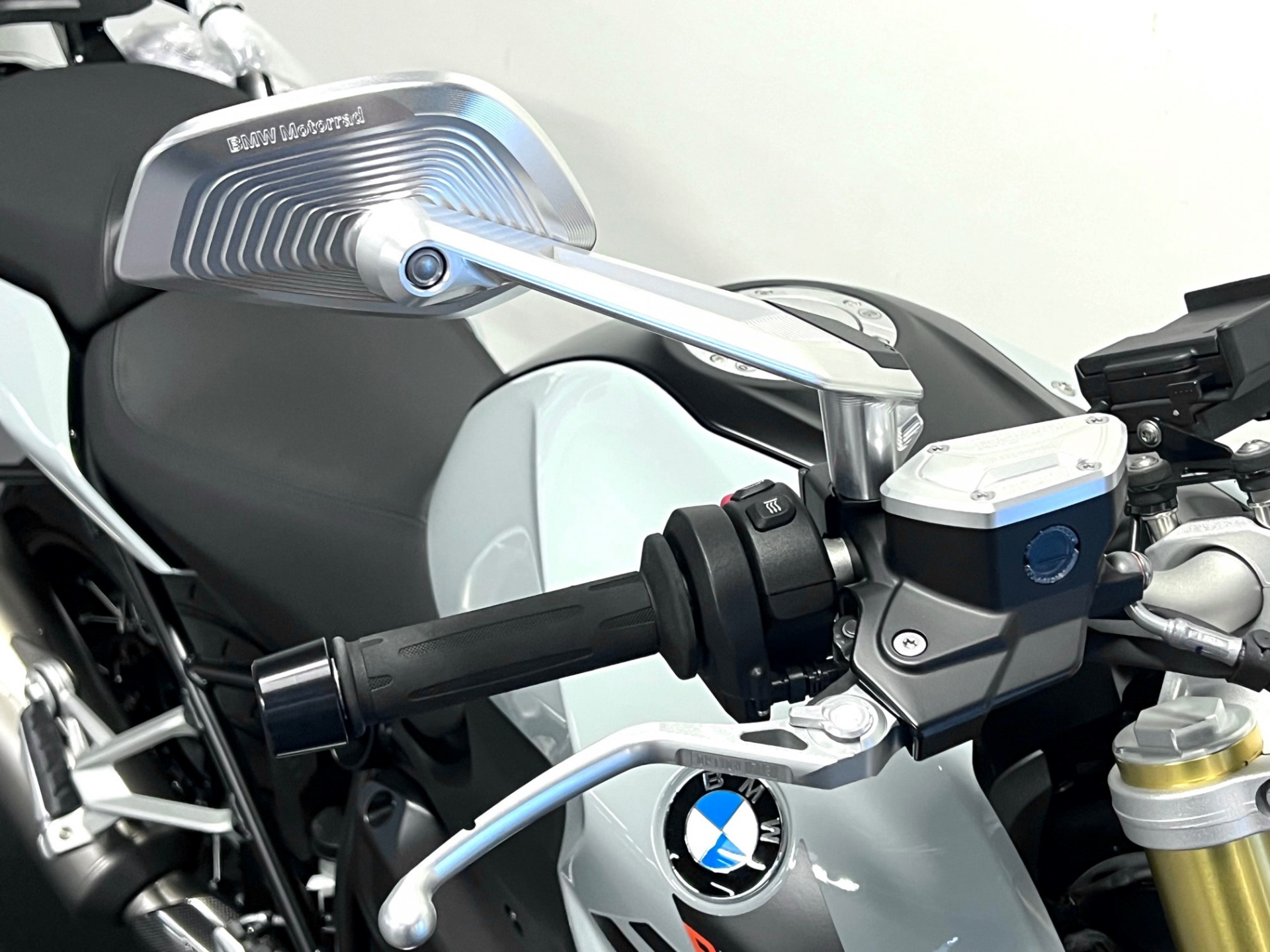 BMW R 1250 R Option 719 Frästeile, AKRAPOVIC und Option 719 Räd-image-6