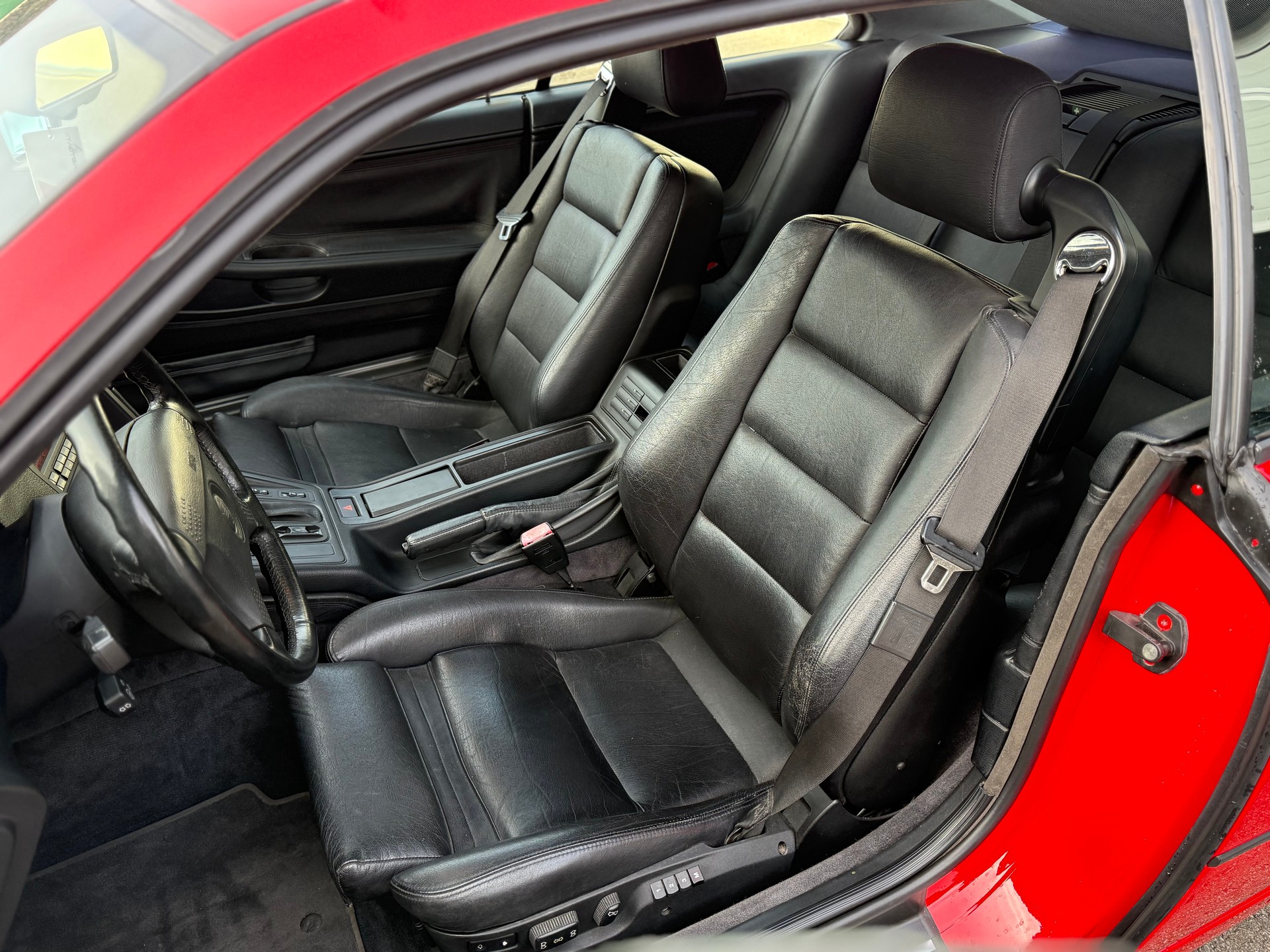BMW 850i A-image-8