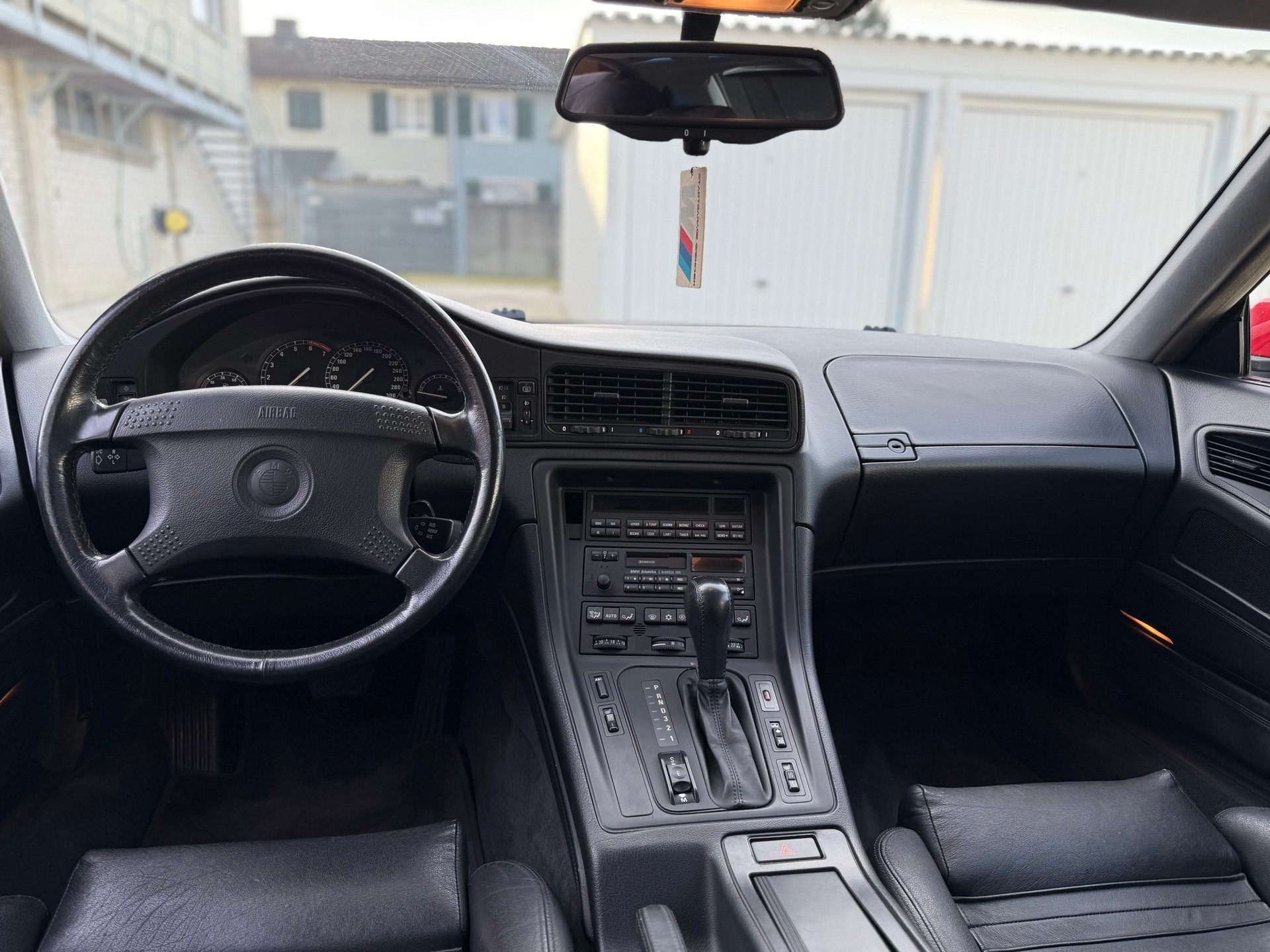 BMW 850i A-image-10