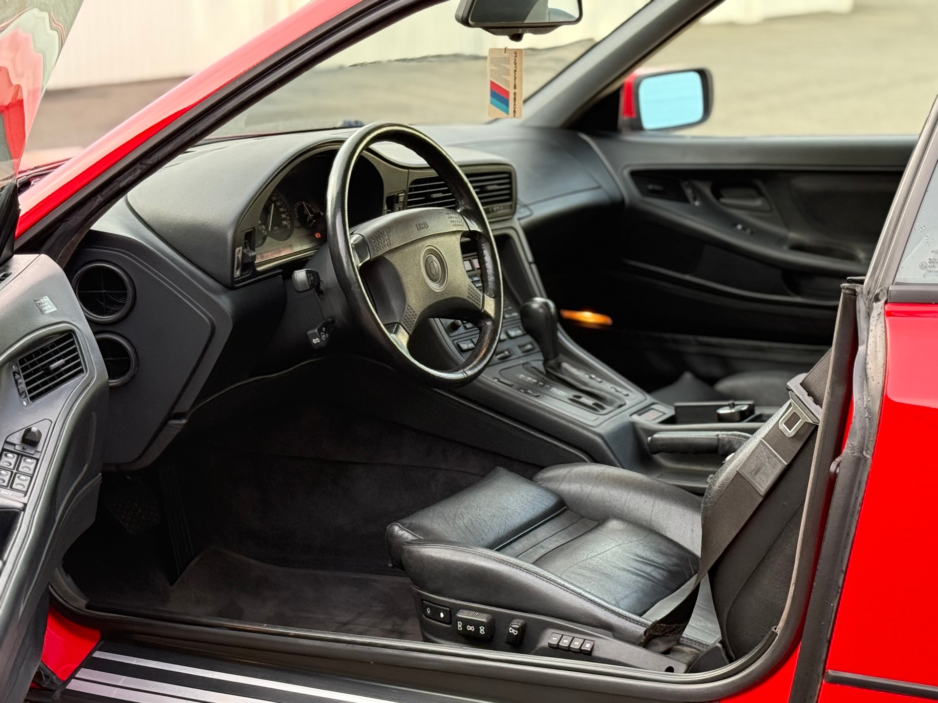 BMW 850i A-image-7