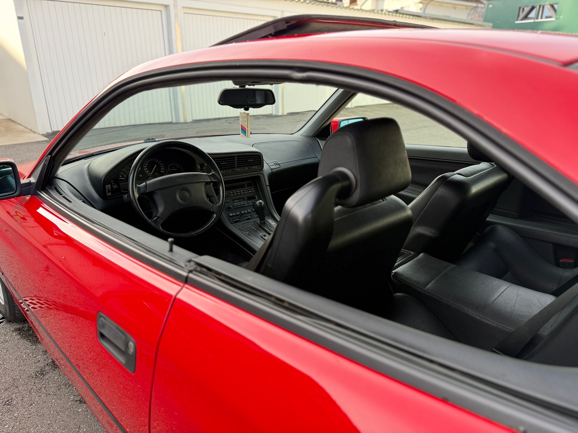 BMW 850i A-image-11