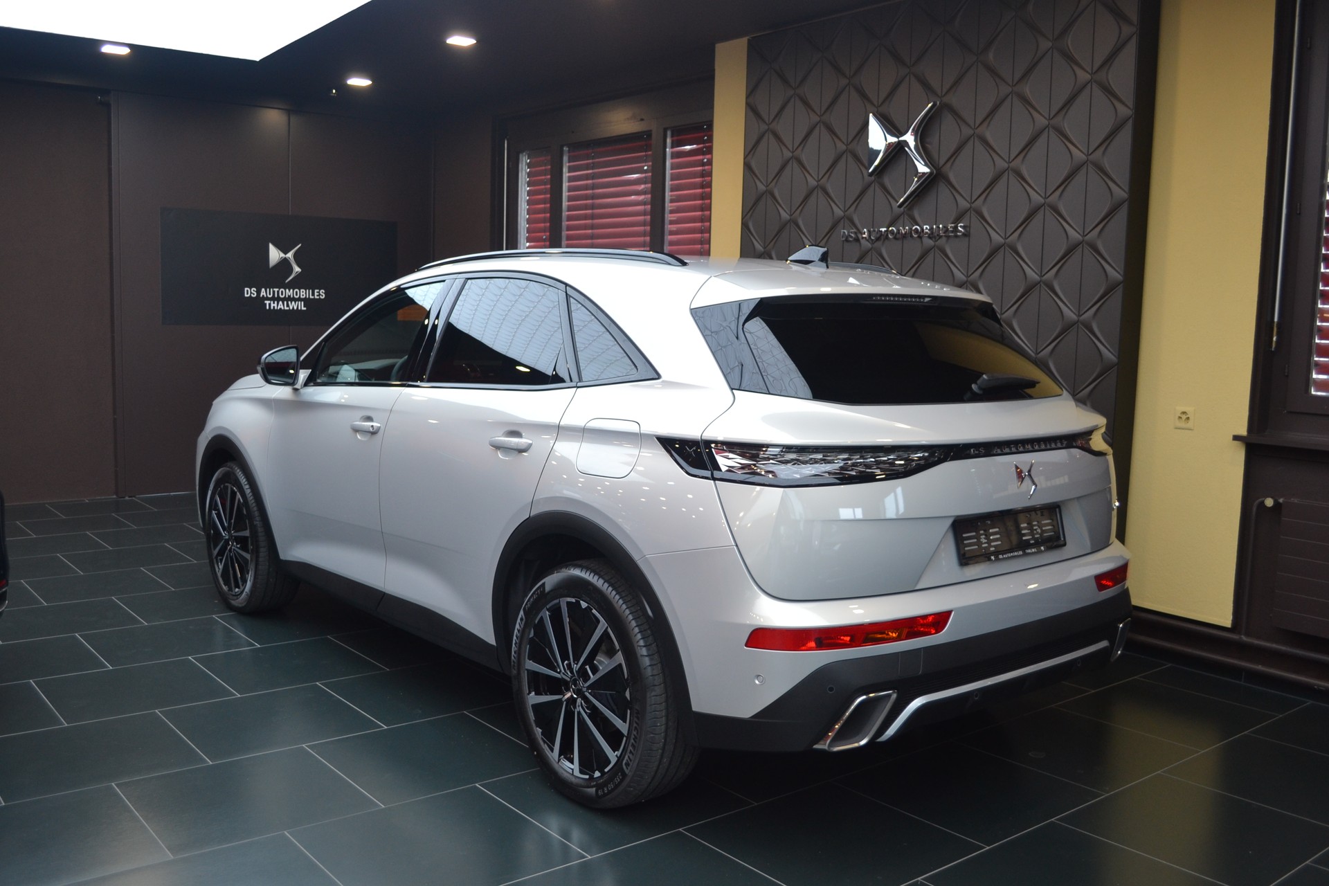 DS AUTOMOBILES DS 7 Crossback E-Tense 300 4x4 Pallas-image-3