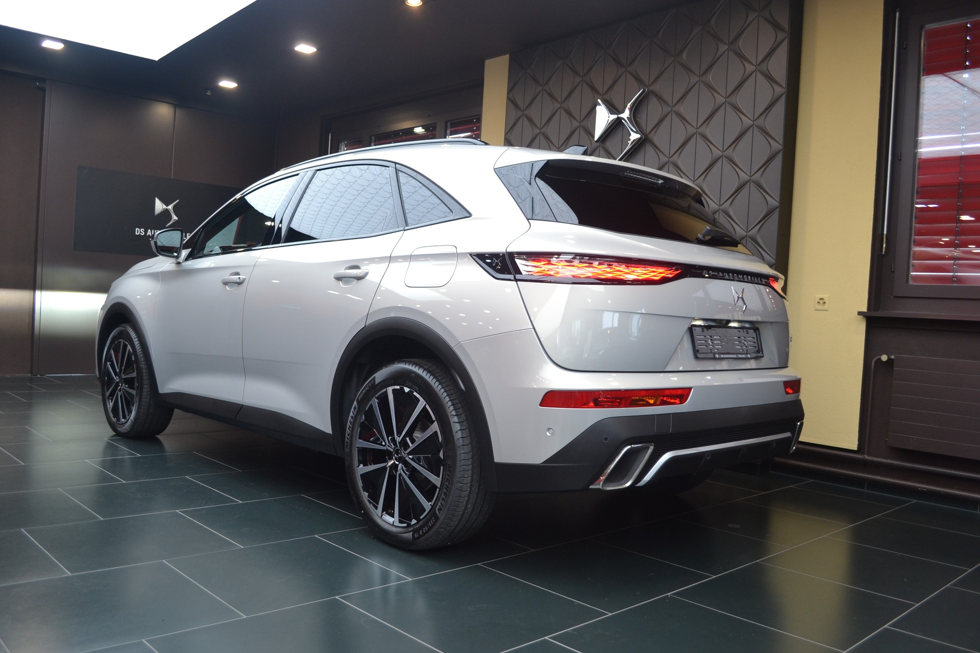 DS AUTOMOBILES DS 7 Crossback E-Tense 300 4x4 Pallas-image-11