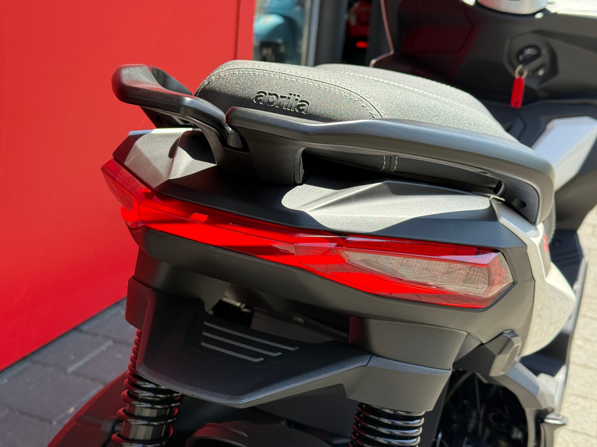 APRILIA SR 200 GT ABS E5+-image-9