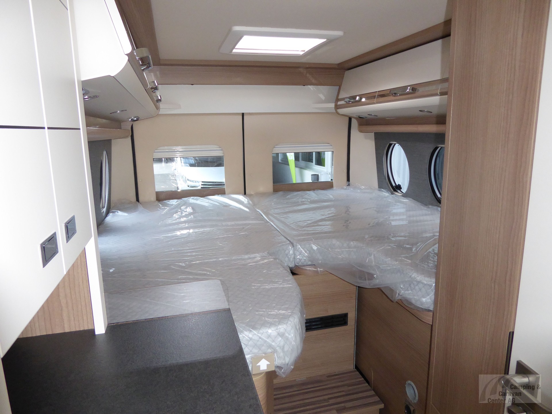 MALIBU Van first class - two rooms 640 LE RB Coupé-image-7