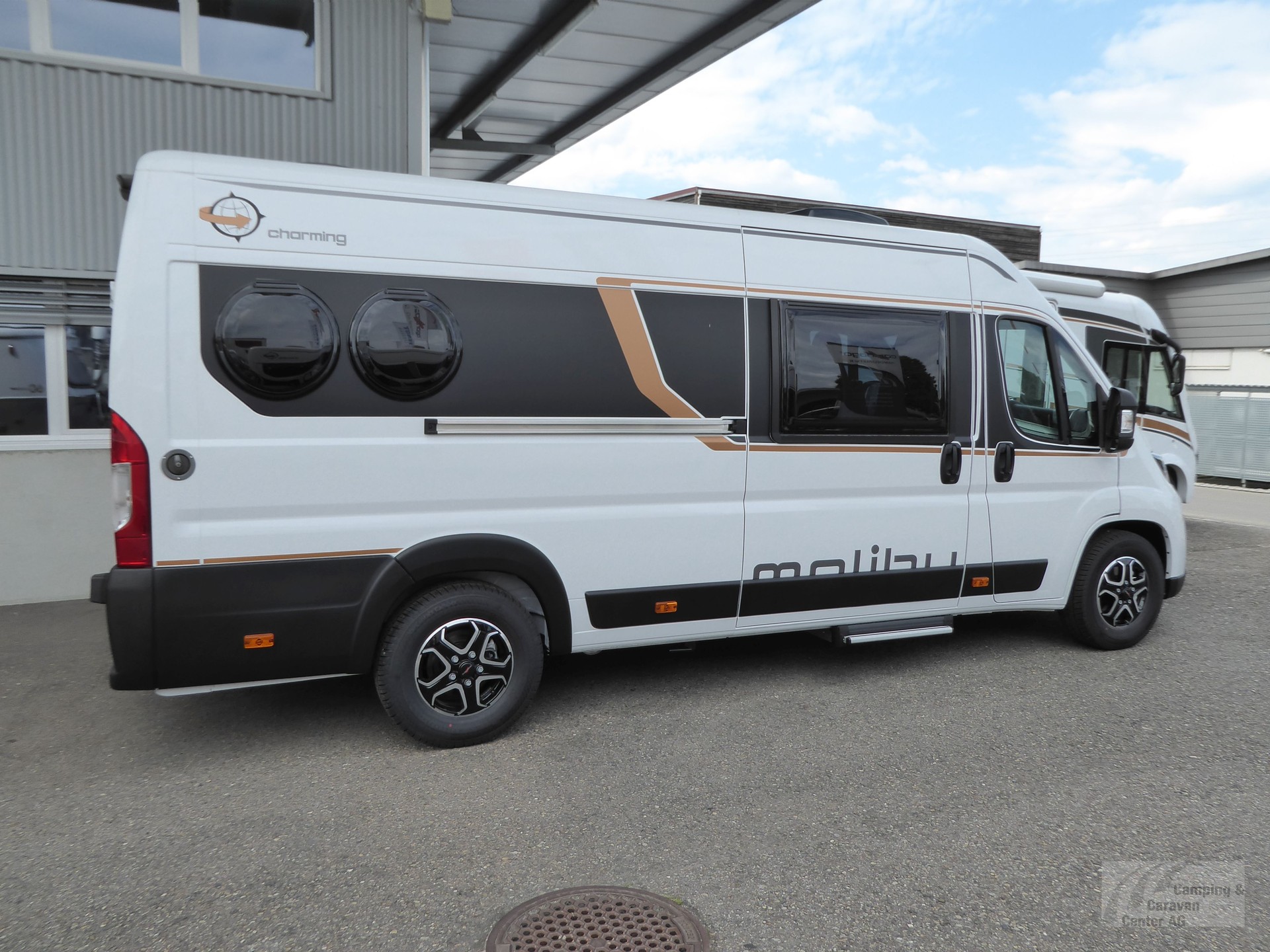 MALIBU Van first class - two rooms 640 LE RB Coupé-showroom-element-1