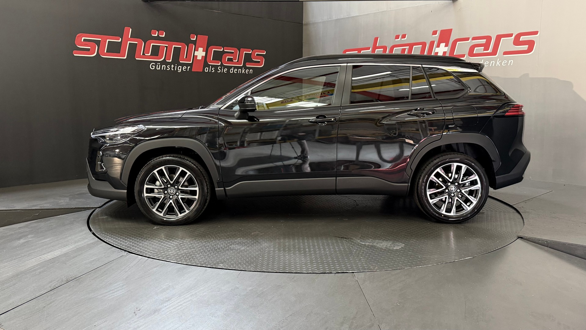 TOYOTA Corolla Cross 2.0 Trend e-CVT-showroom-element-2