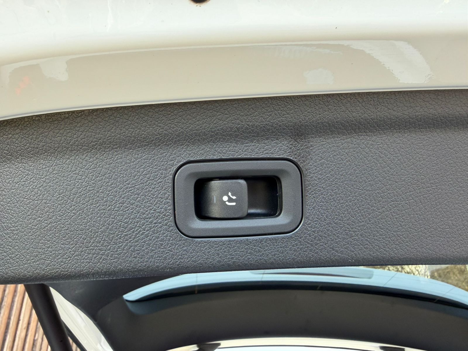 MERCEDES-BENZ AMG Line - 4Matic 400d-image-15