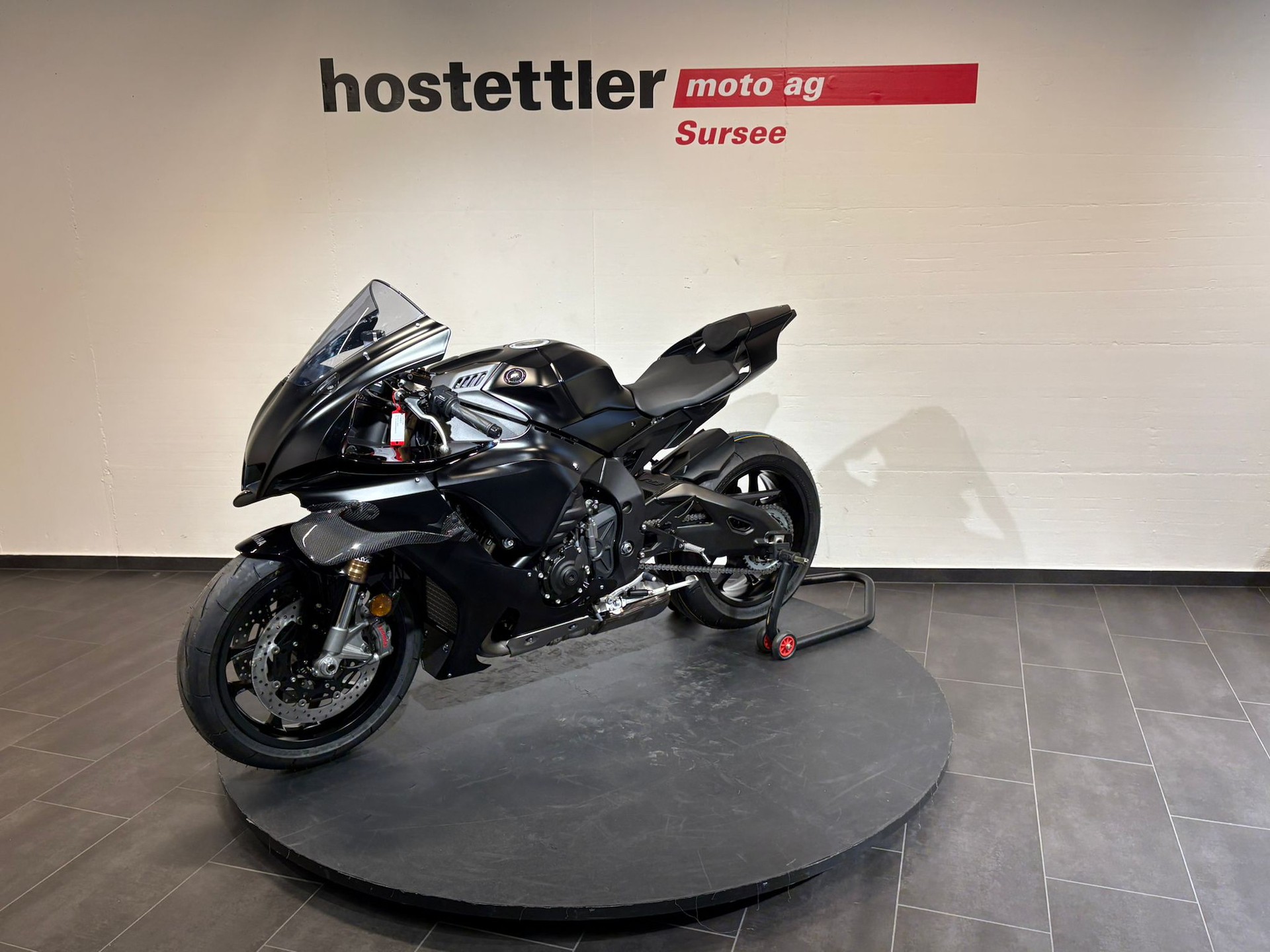 YAMAHA R1 Race-image-6