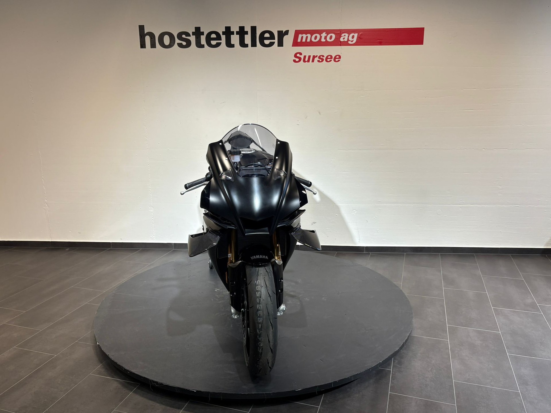 YAMAHA R1 Race-image-8