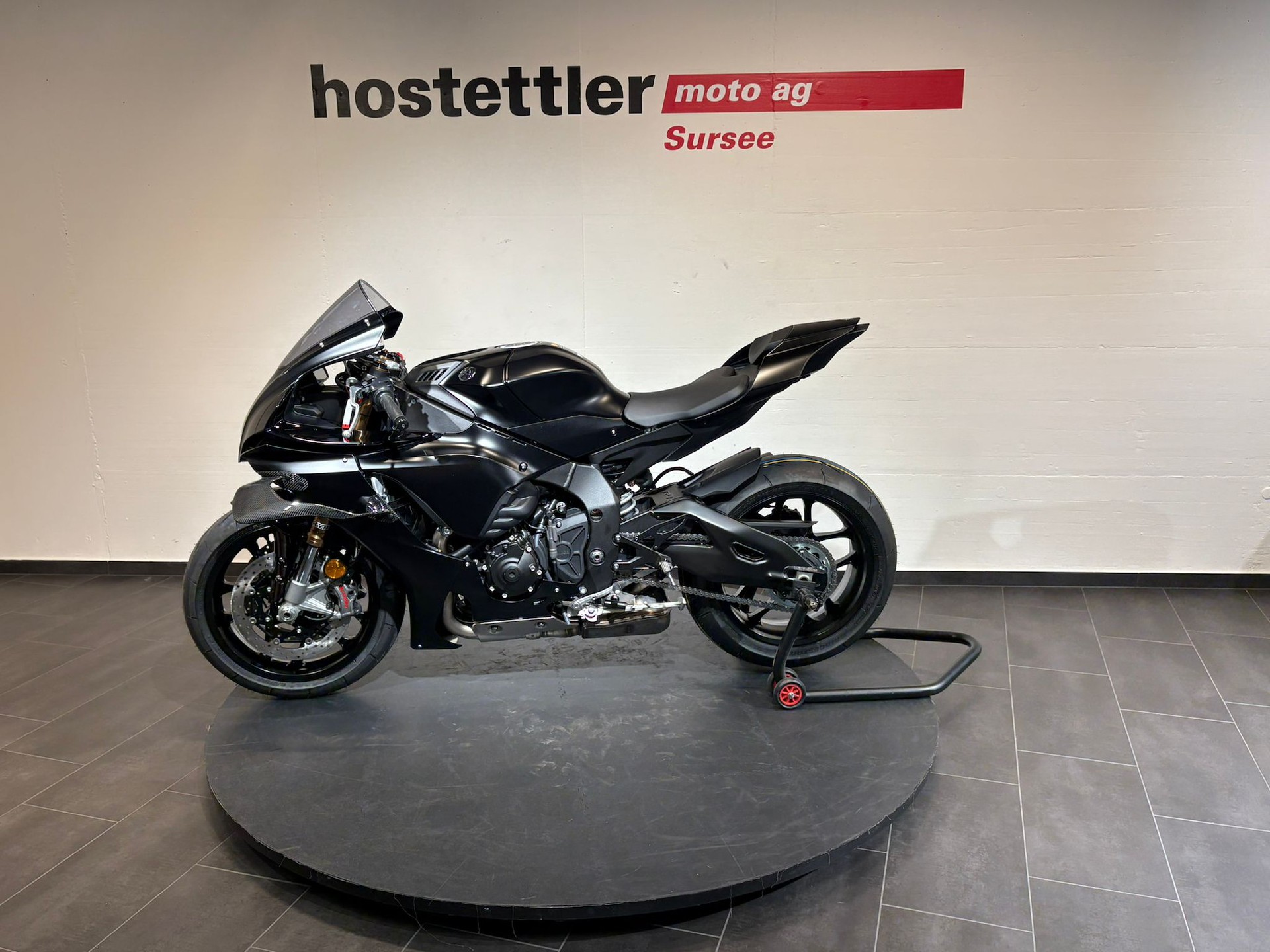 YAMAHA R1 Race-image-5