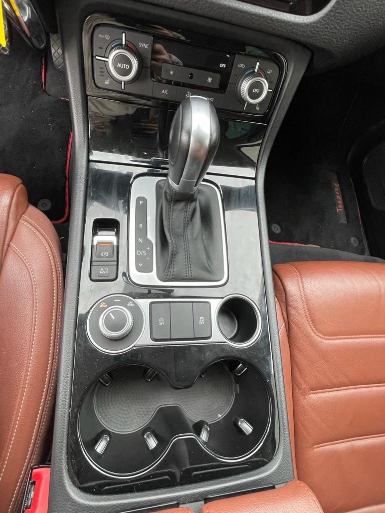 VW Touareg 3.0 TDI BlueMotion Technology Tiptronic-image-13