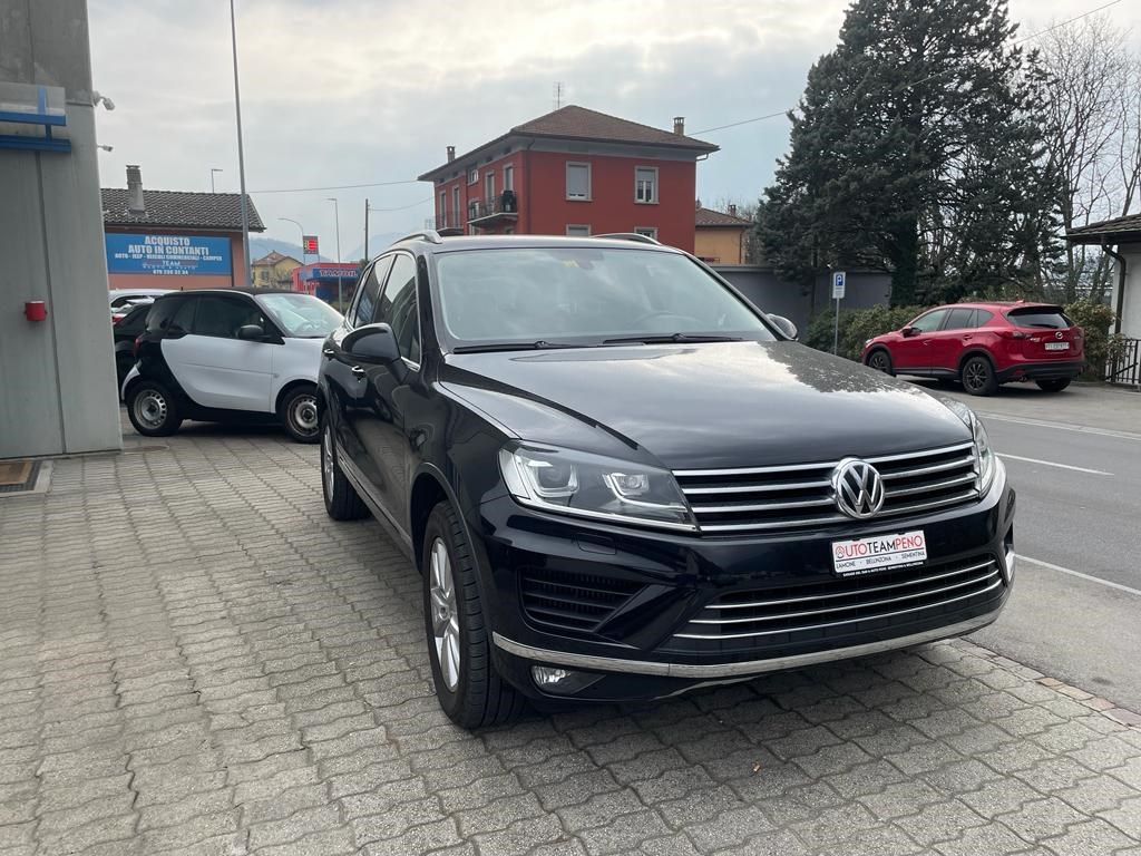 VW Touareg 3.0 TDI BlueMotion Technology Tiptronic-image-2