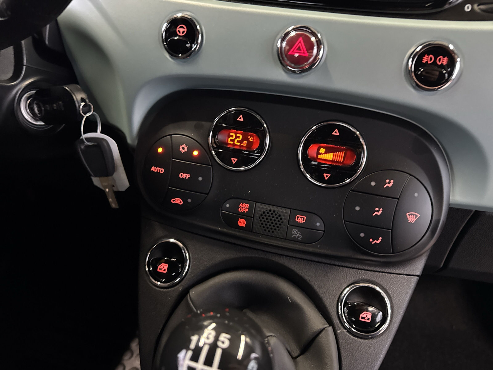 FIAT 500 C 1.0 Hybrid Dolcevita-image-13