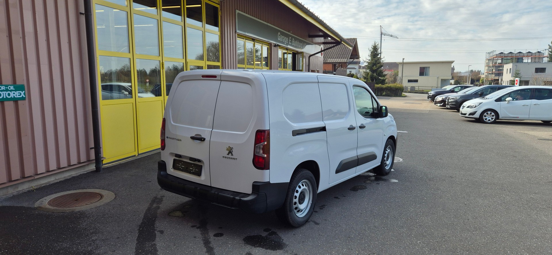 PEUGEOT e-Partner 50kWh Long-image-3