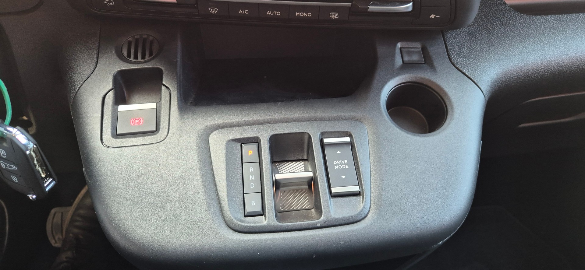PEUGEOT e-Partner 50kWh Long-image-11