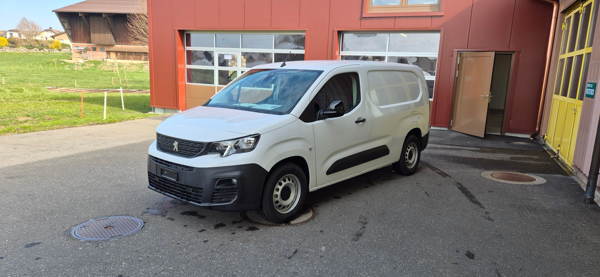 PEUGEOT e-Partner 50kWh Long-image-4