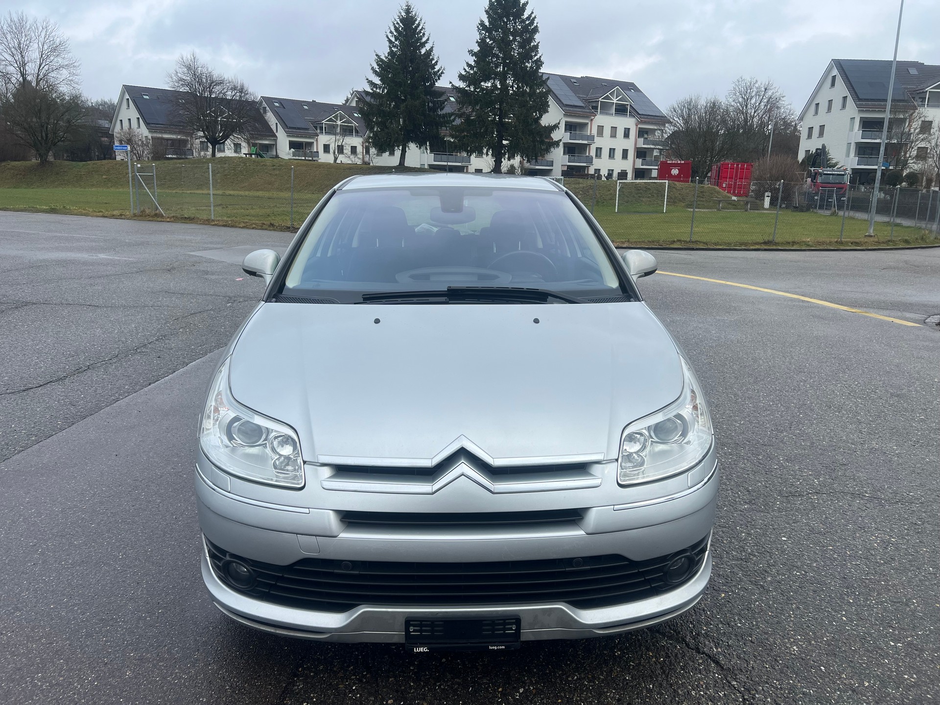 CITROEN C4 Berline 2.0i 16V Exclusive Automatic-image-1