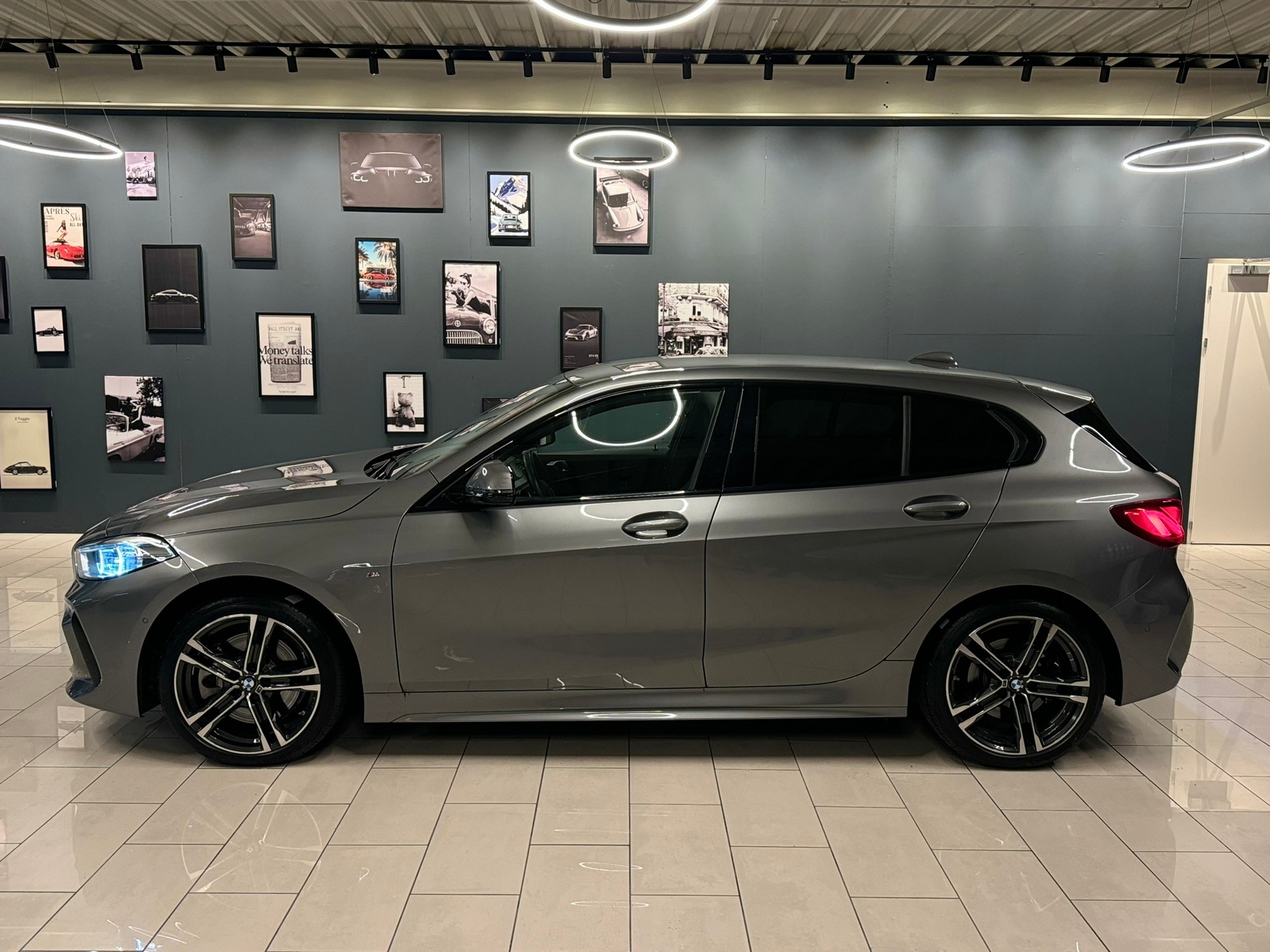 BMW 120d xDrive Steptronic Pure M Sport-showroom-element-3