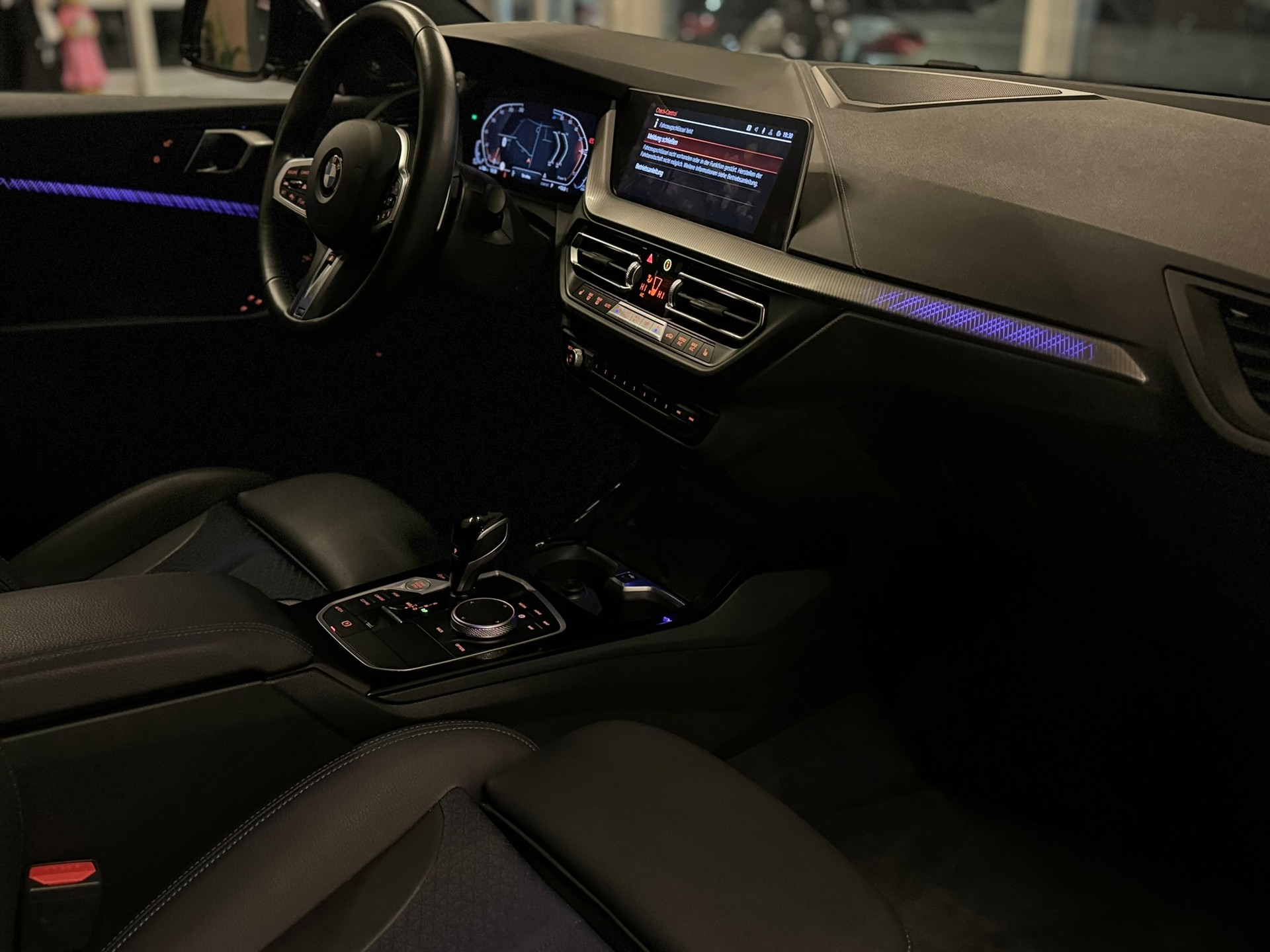 BMW 120d xDrive Steptronic Pure M Sport-image-11