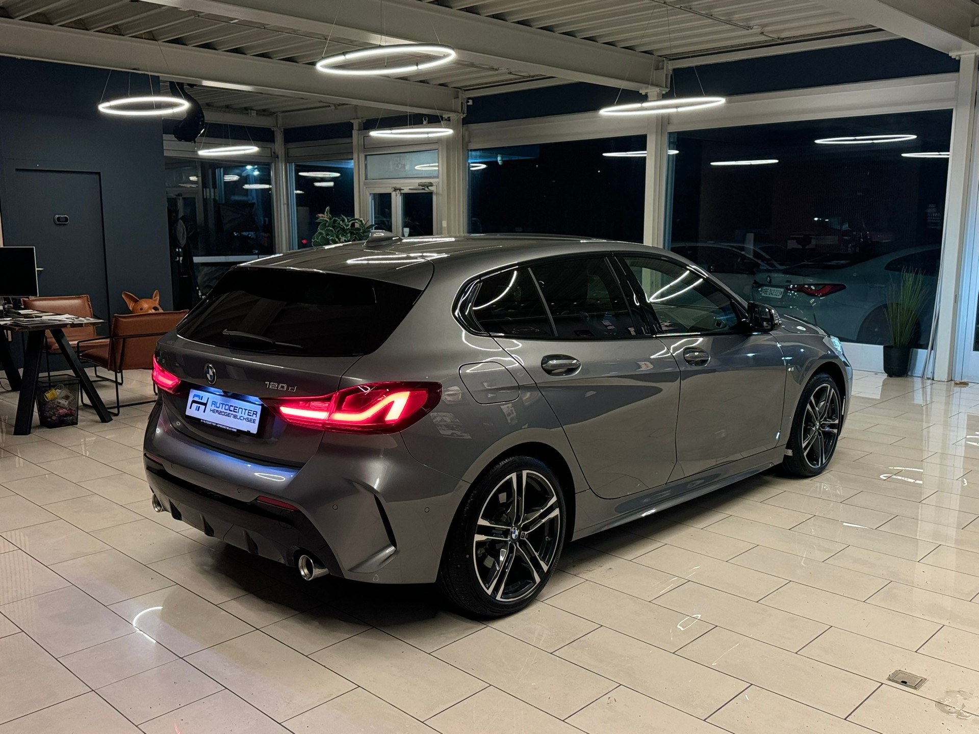 BMW 120d xDrive Steptronic Pure M Sport-image-6